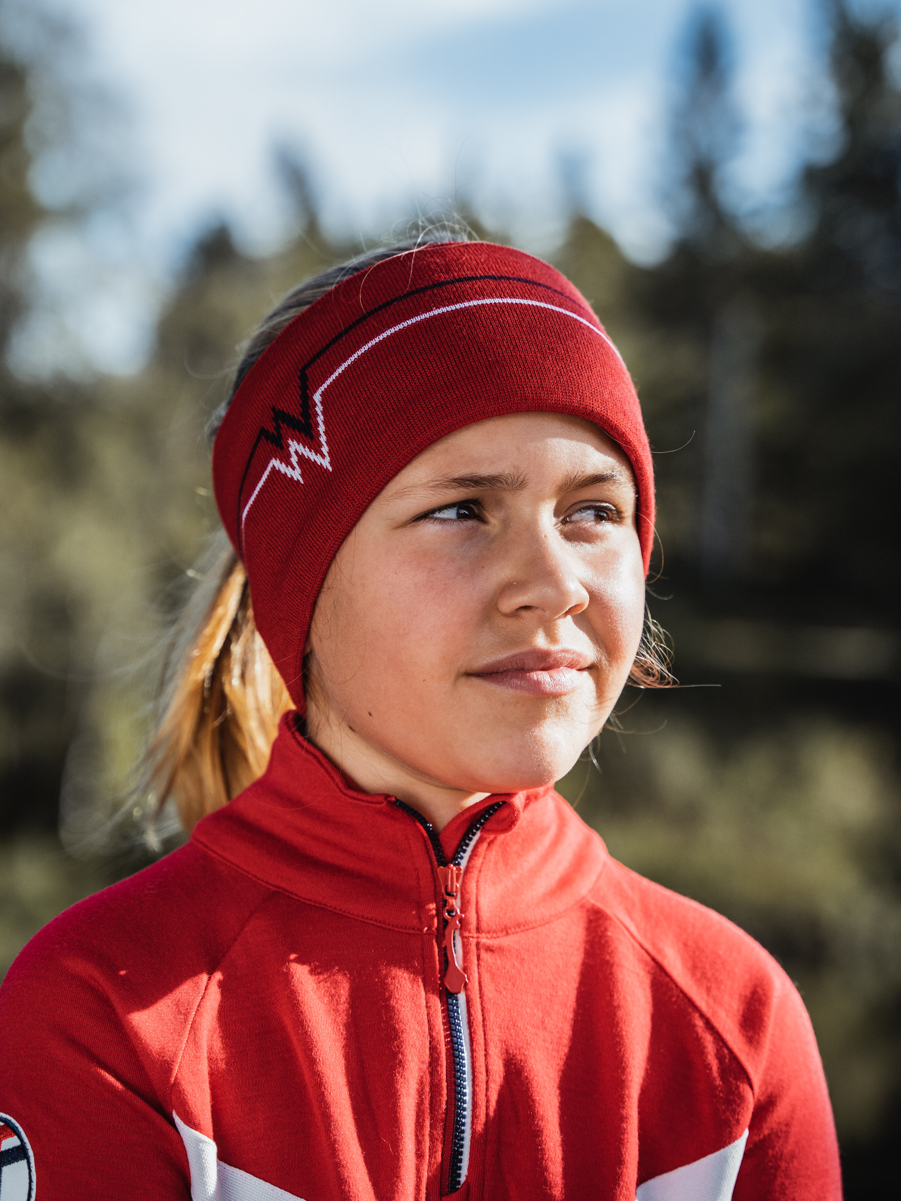 Juvass strikket pannebånd Red