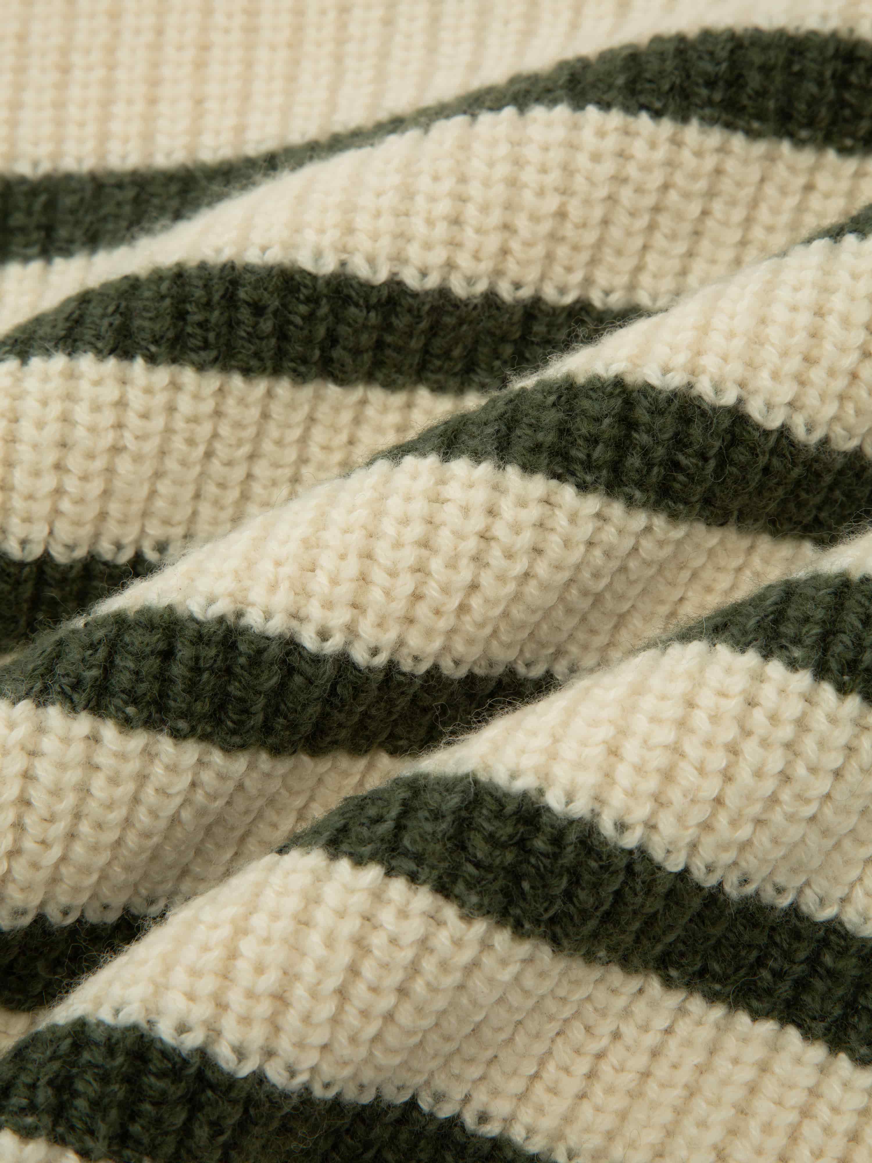 Lomseggen Strikkegenser White Swan