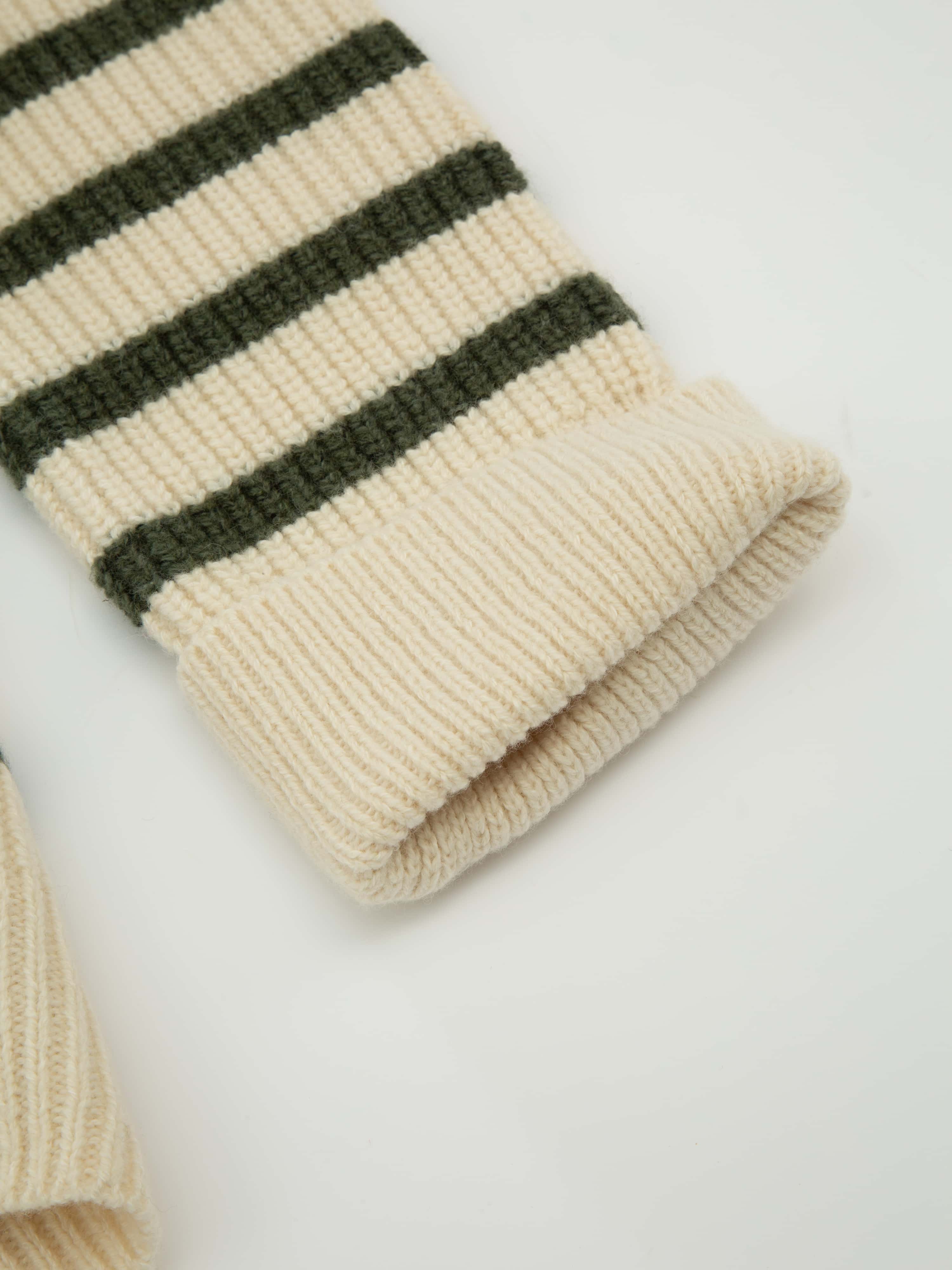 Lomseggen Strikkegenser White Swan