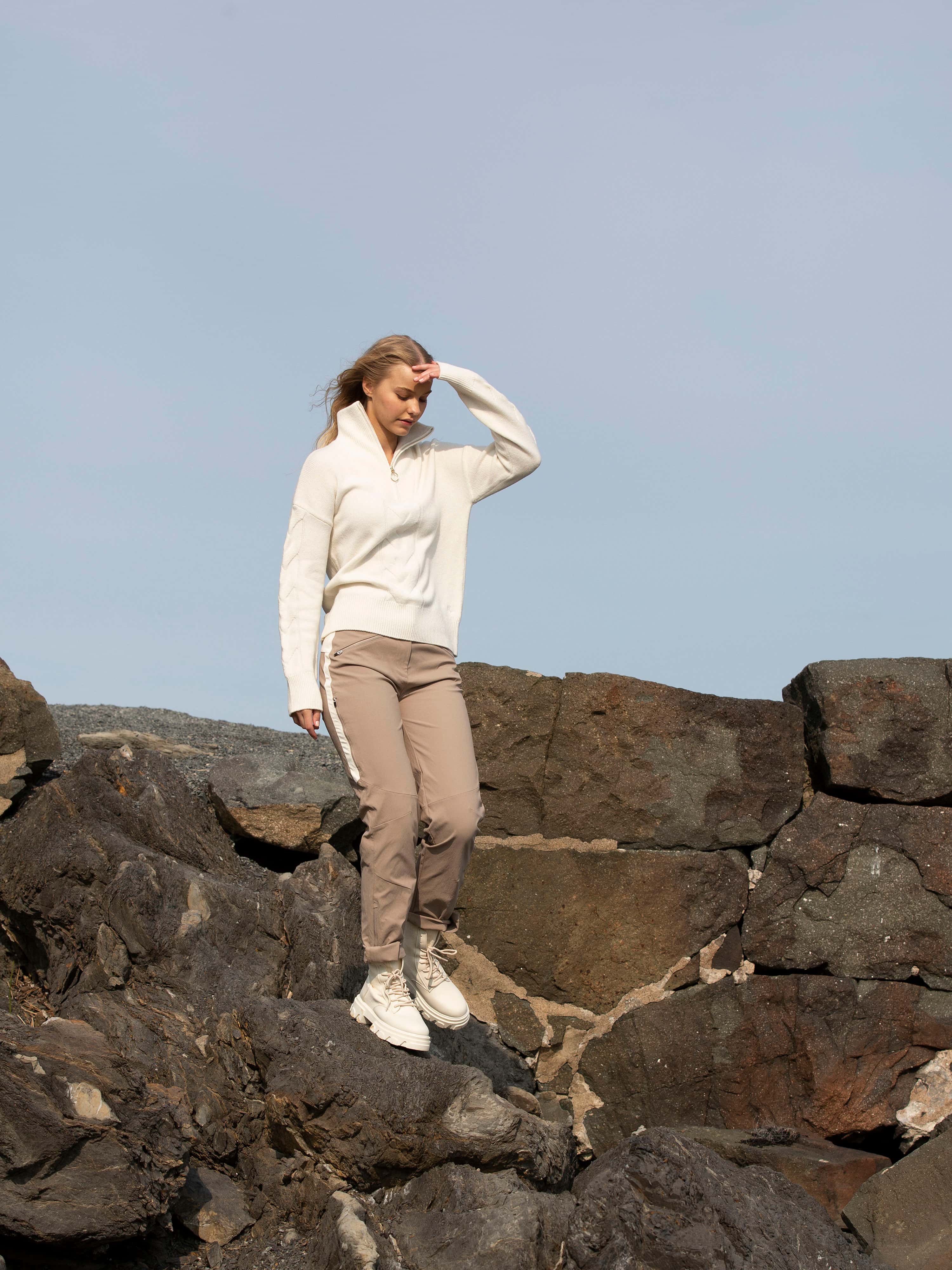 Romsdalshorn Turbukse Driftwood