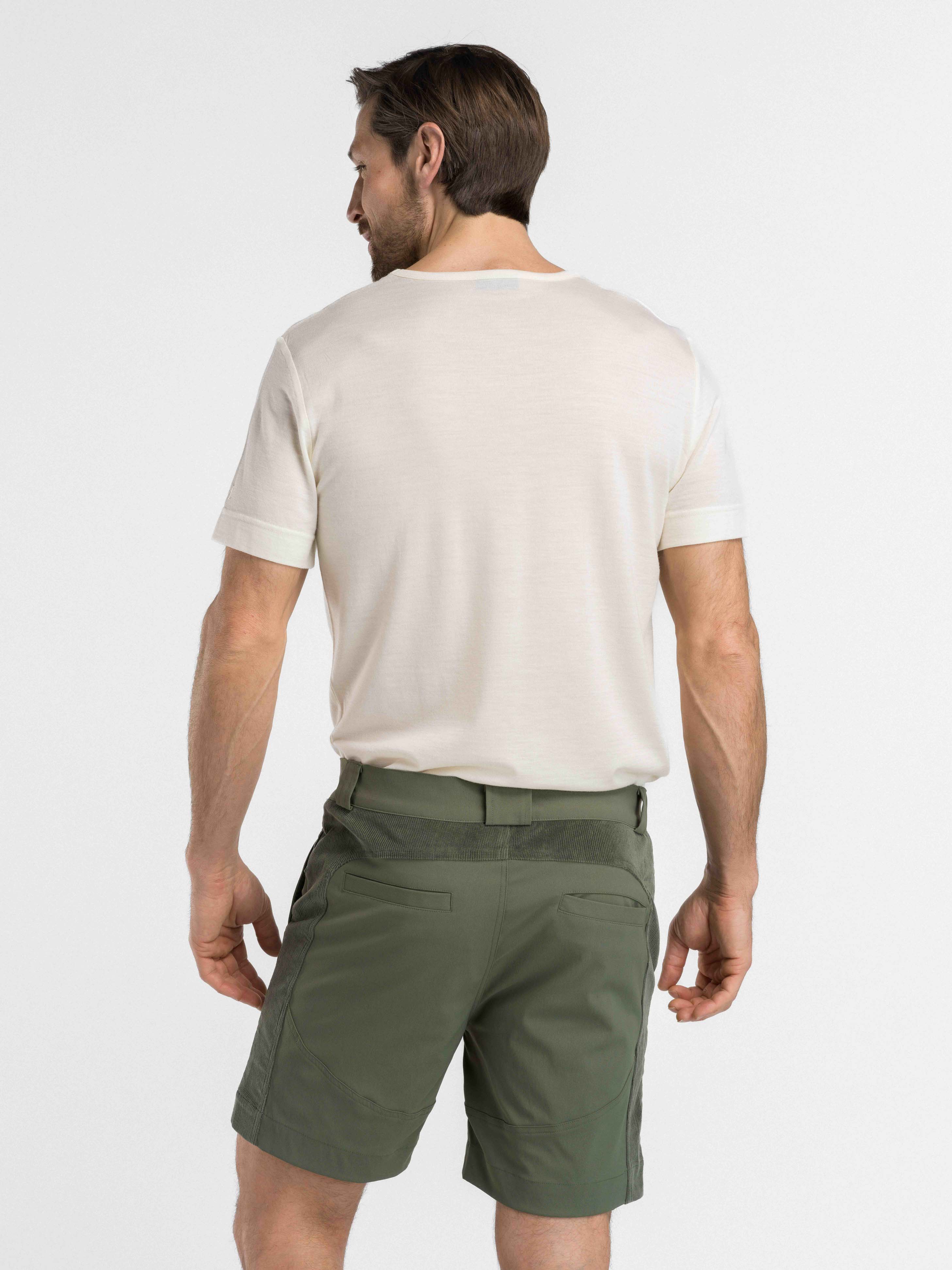 Romsdalseggen Cord Shorts  Thyme