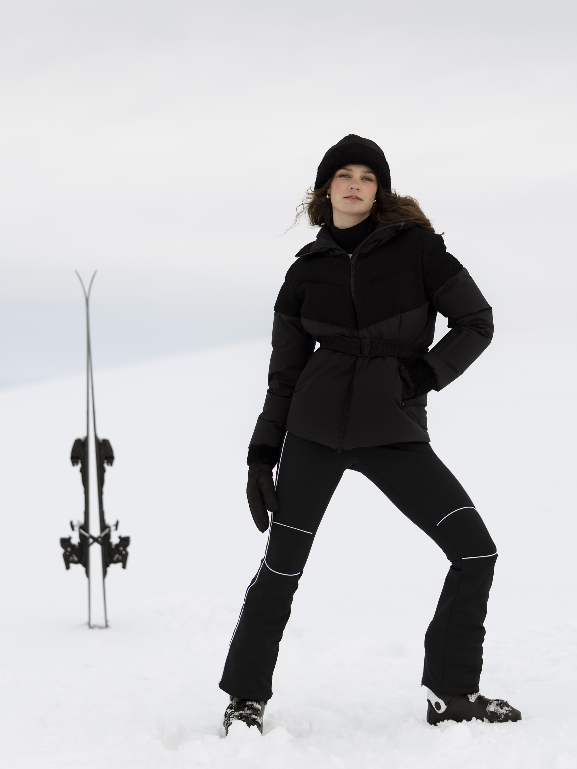 Galdhøpiggen Lang Dunjakke Black