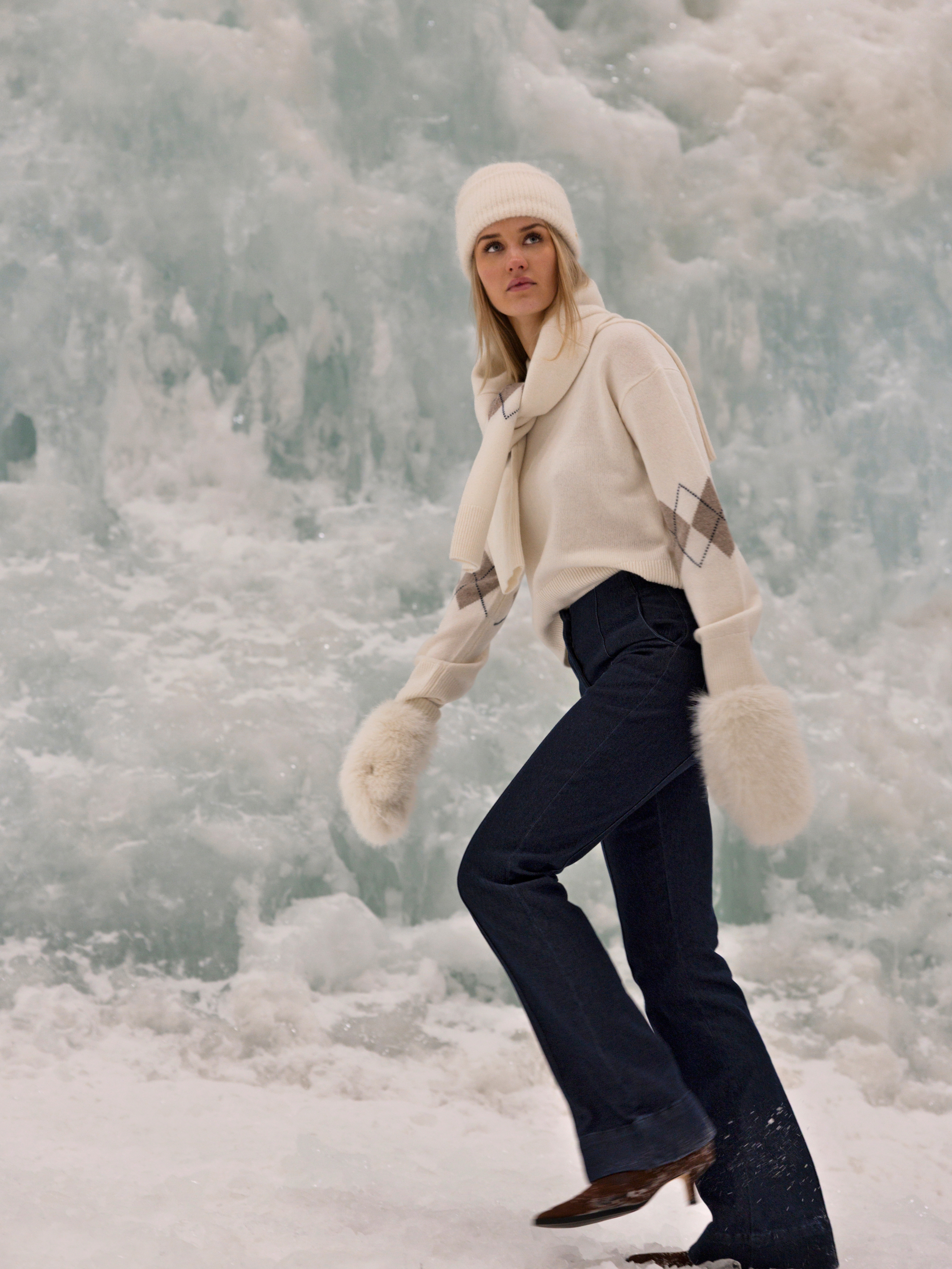 Midtoppen Kashmir Genser  Snow White