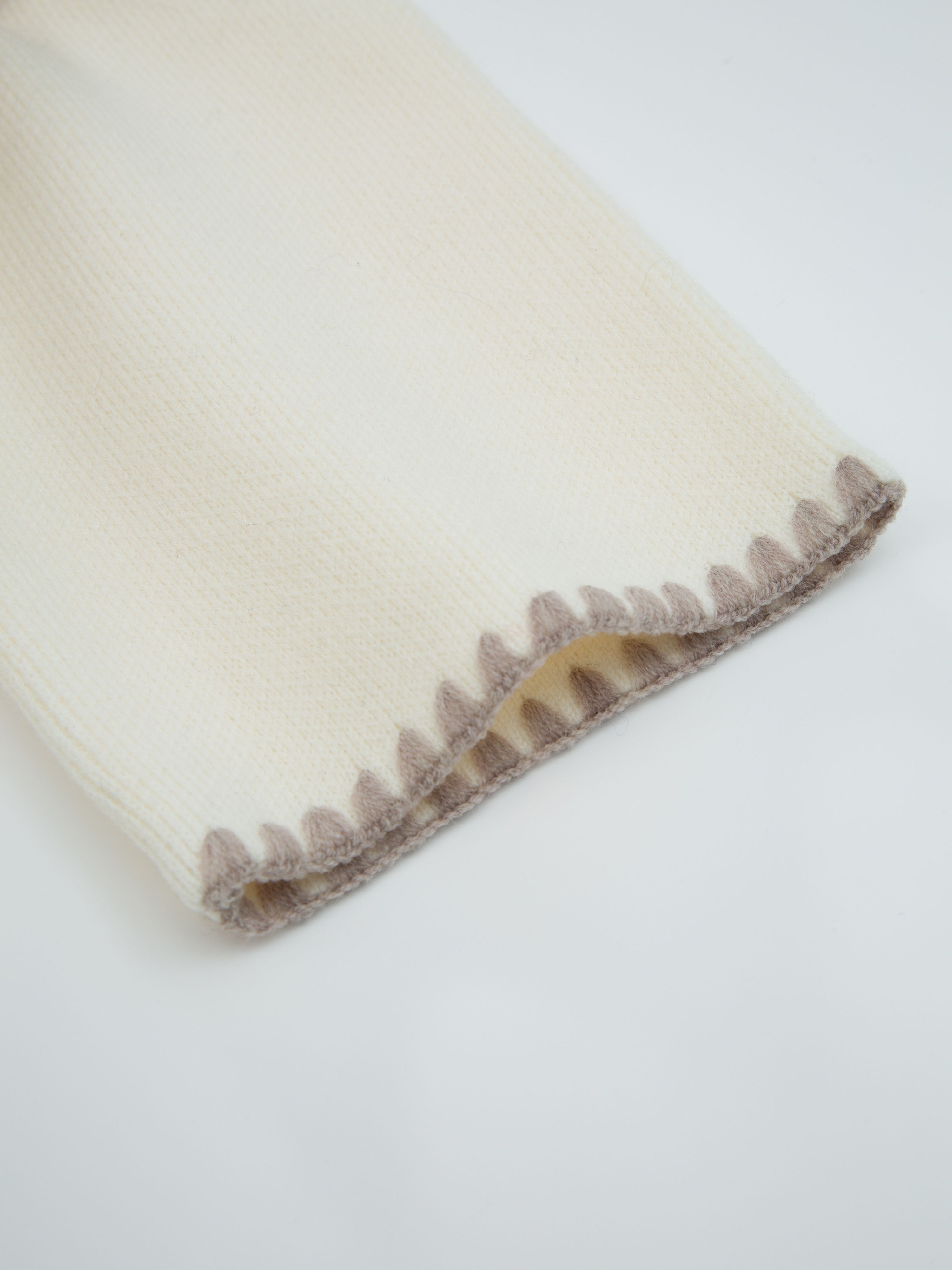 Rondslottet Cardigan Snow White