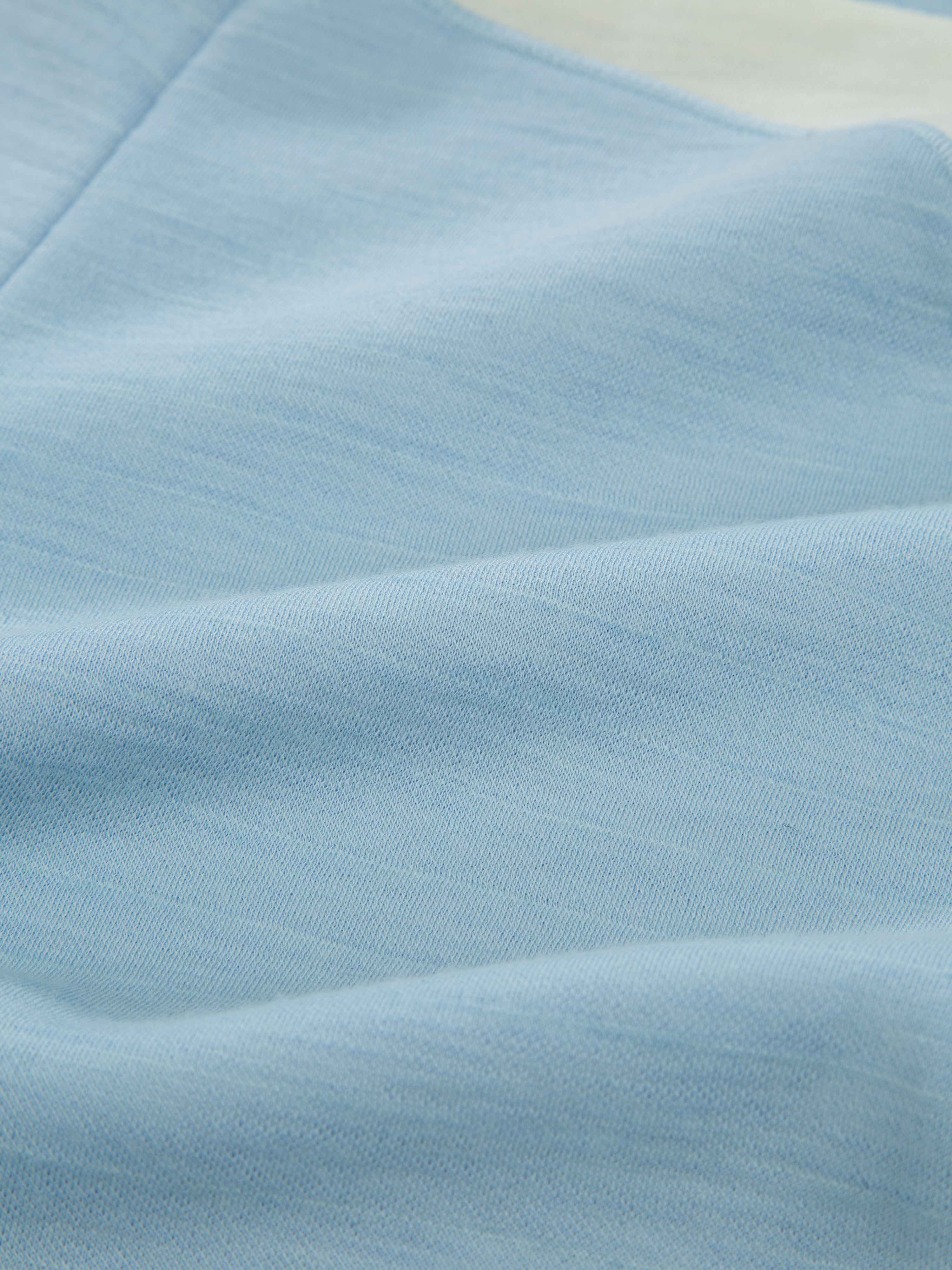 Vegglifjell Ullstilongs Light Sky