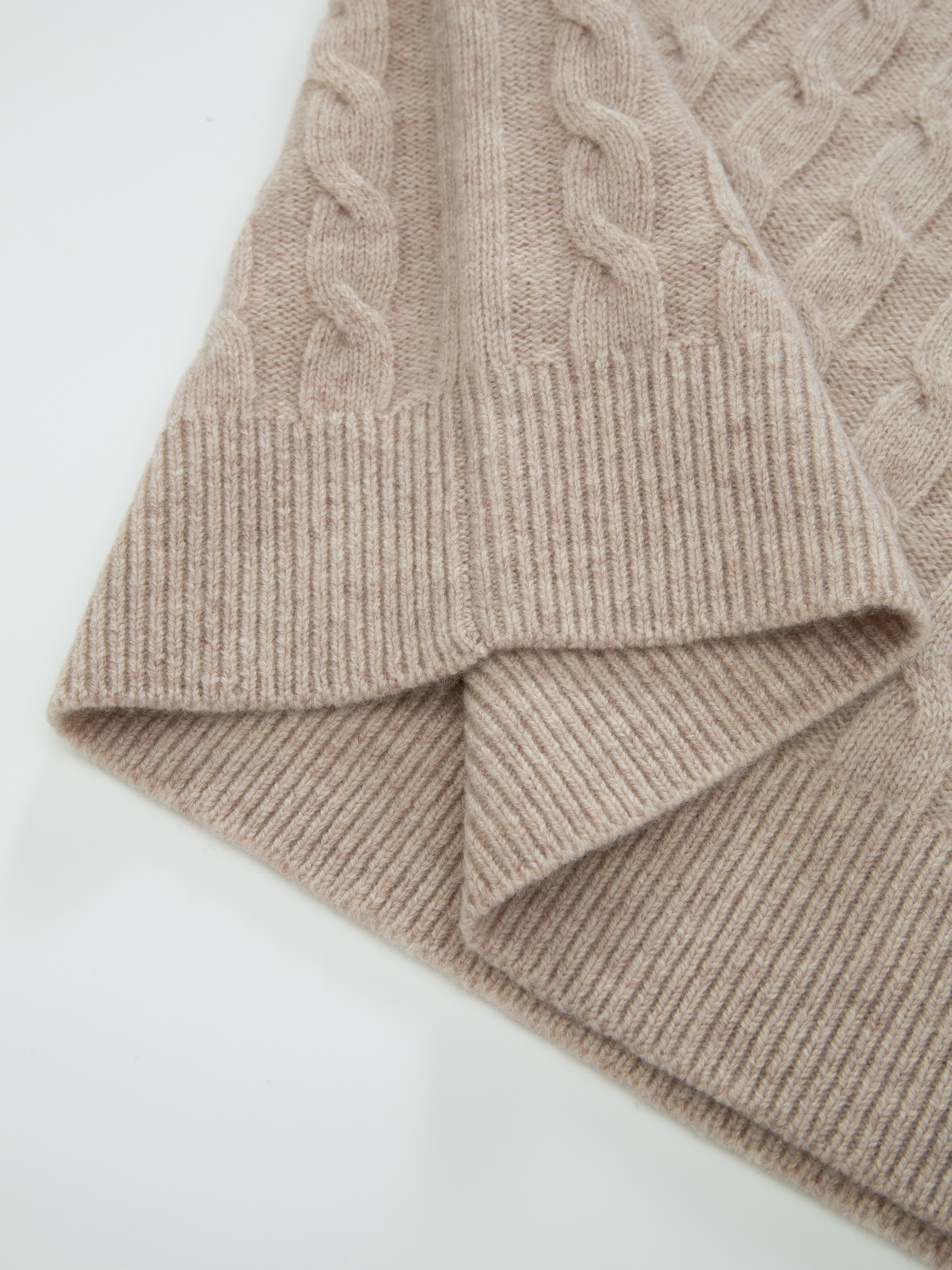 Vesttoppen Kabelstrikket genser Sand Melange
