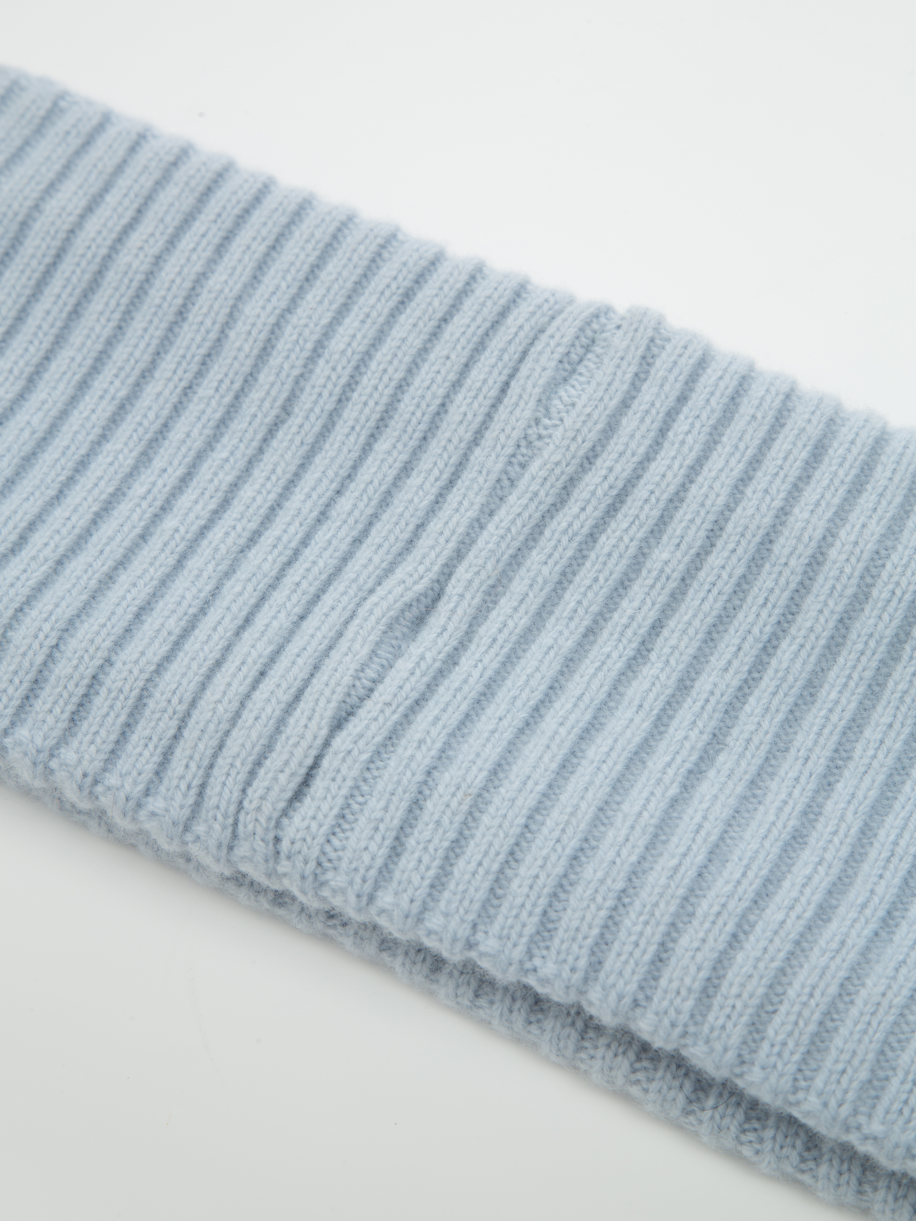 Voss Ribbestrikket Pannebånd Light Sky