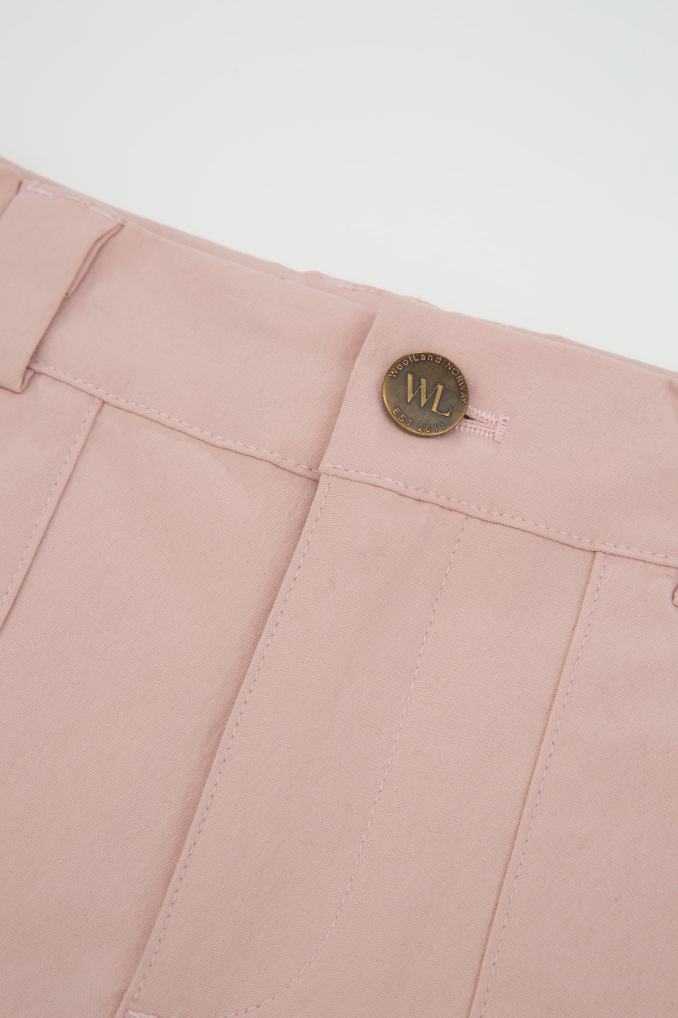 Romsdalseggen Cord Shorts  Rose Smoke