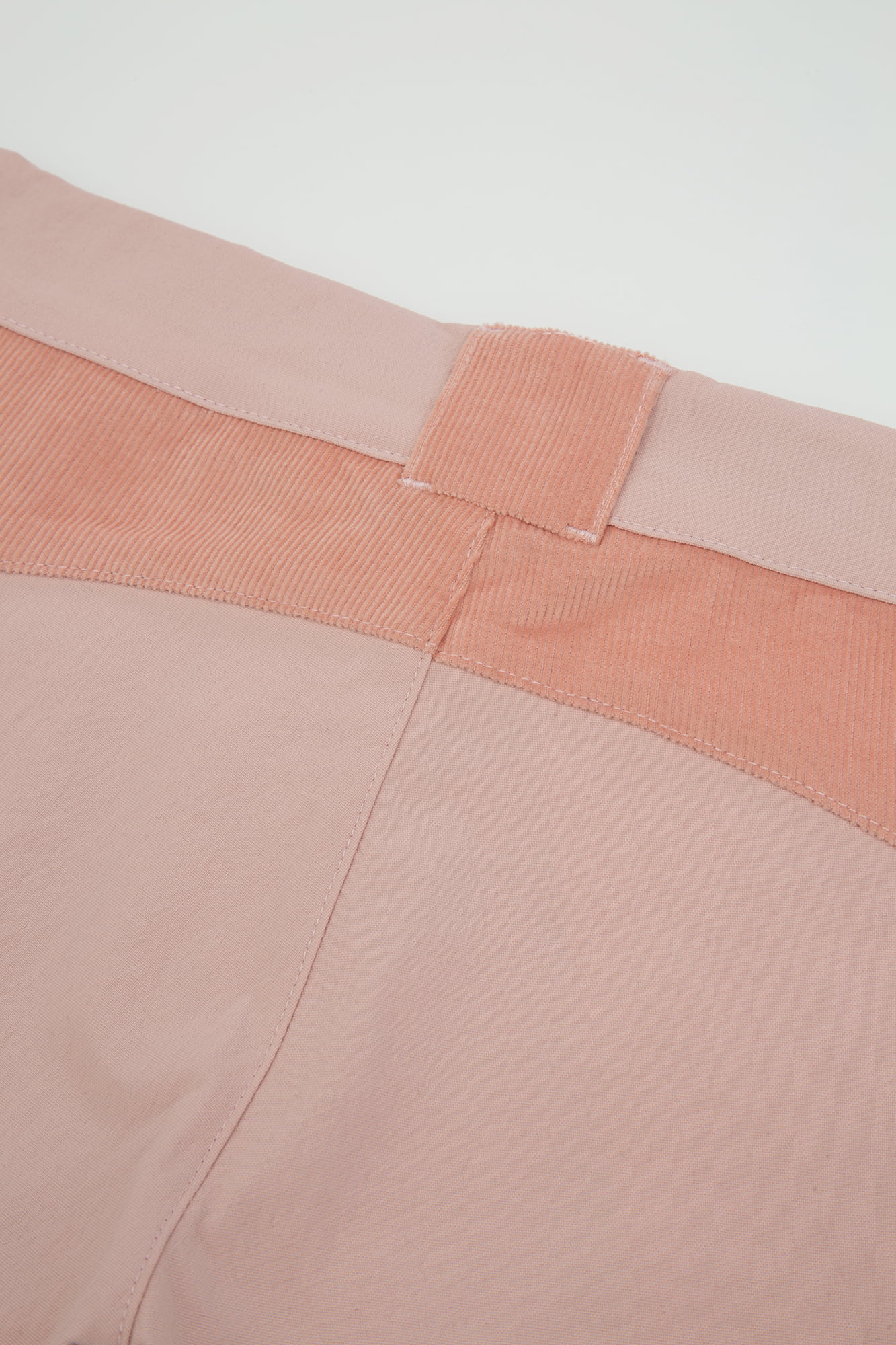 Romsdalseggen Cord Shorts  Rose Smoke