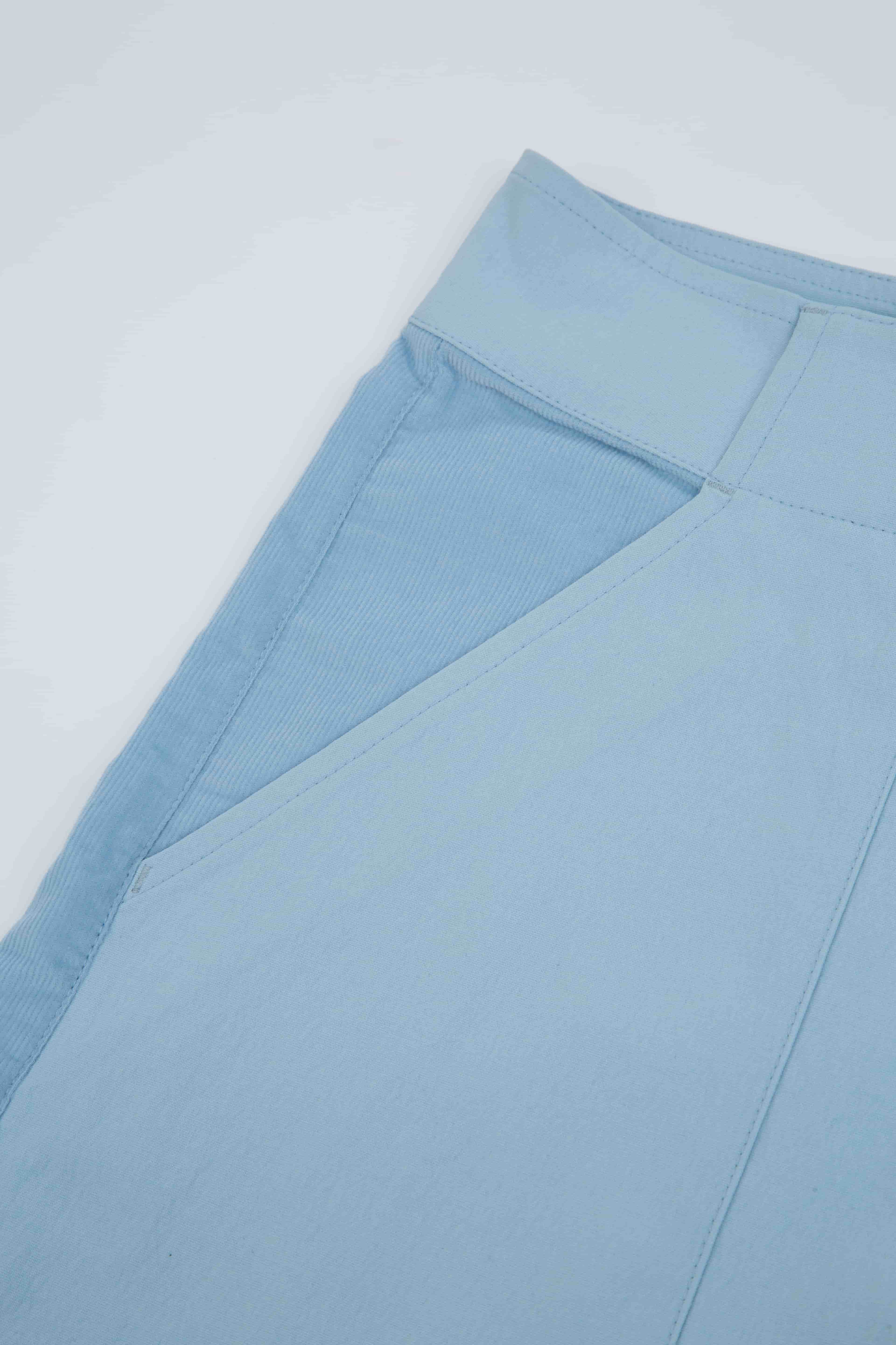 Romsdalseggen Cord Shorts  Light Skye