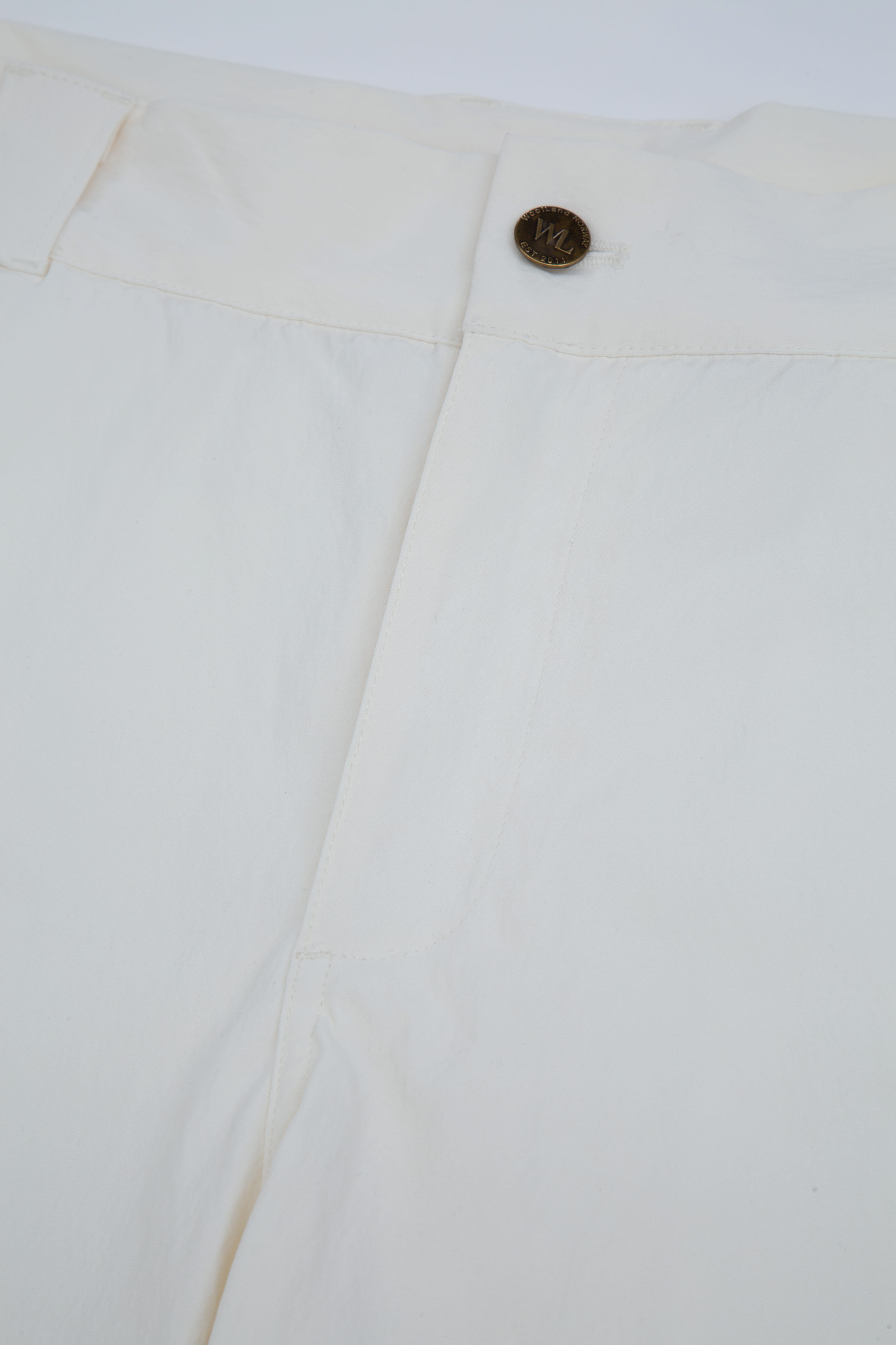 Romsdalseggen Cord Shorts  Snow White