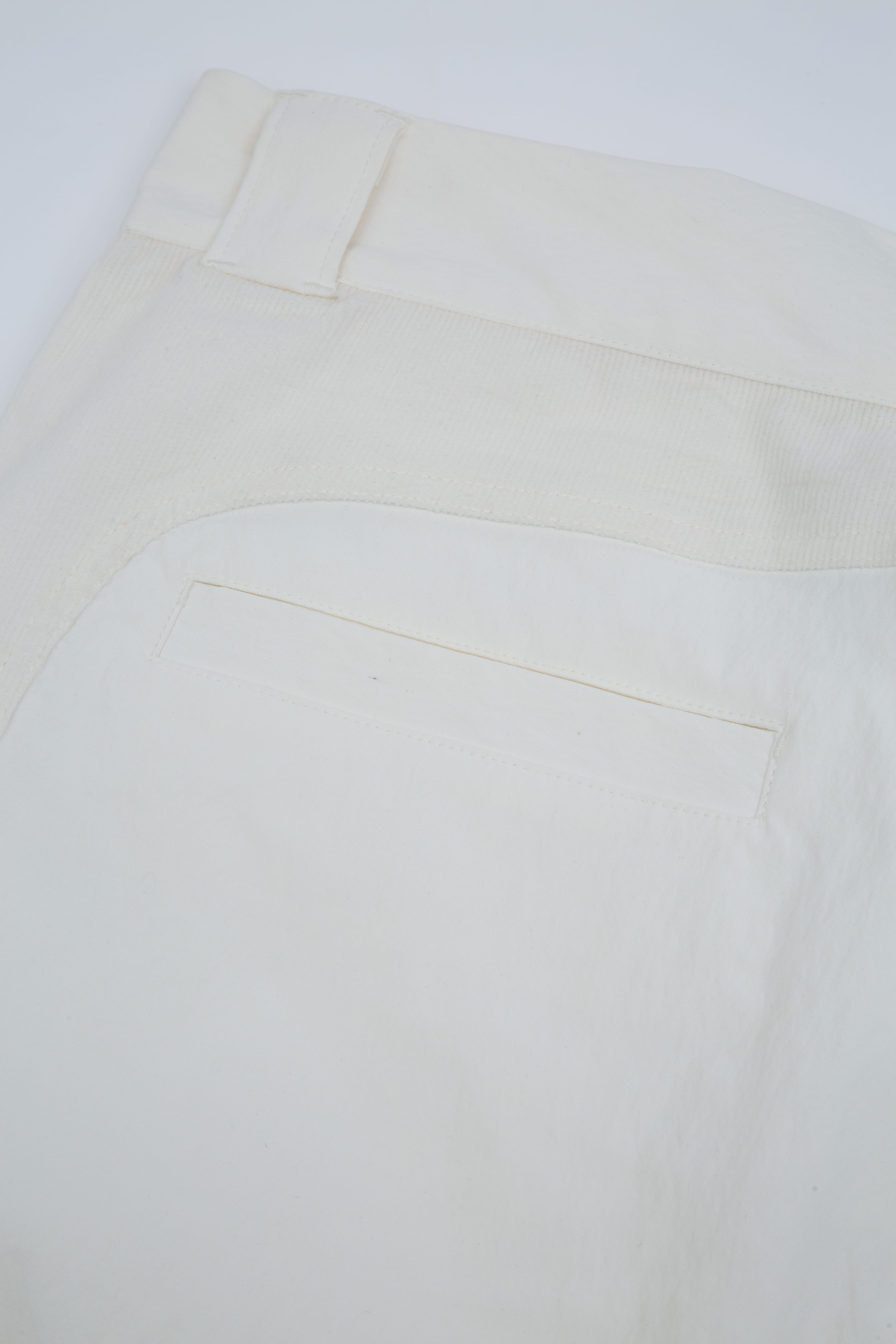 Romsdalseggen Cord Shorts  Snow White