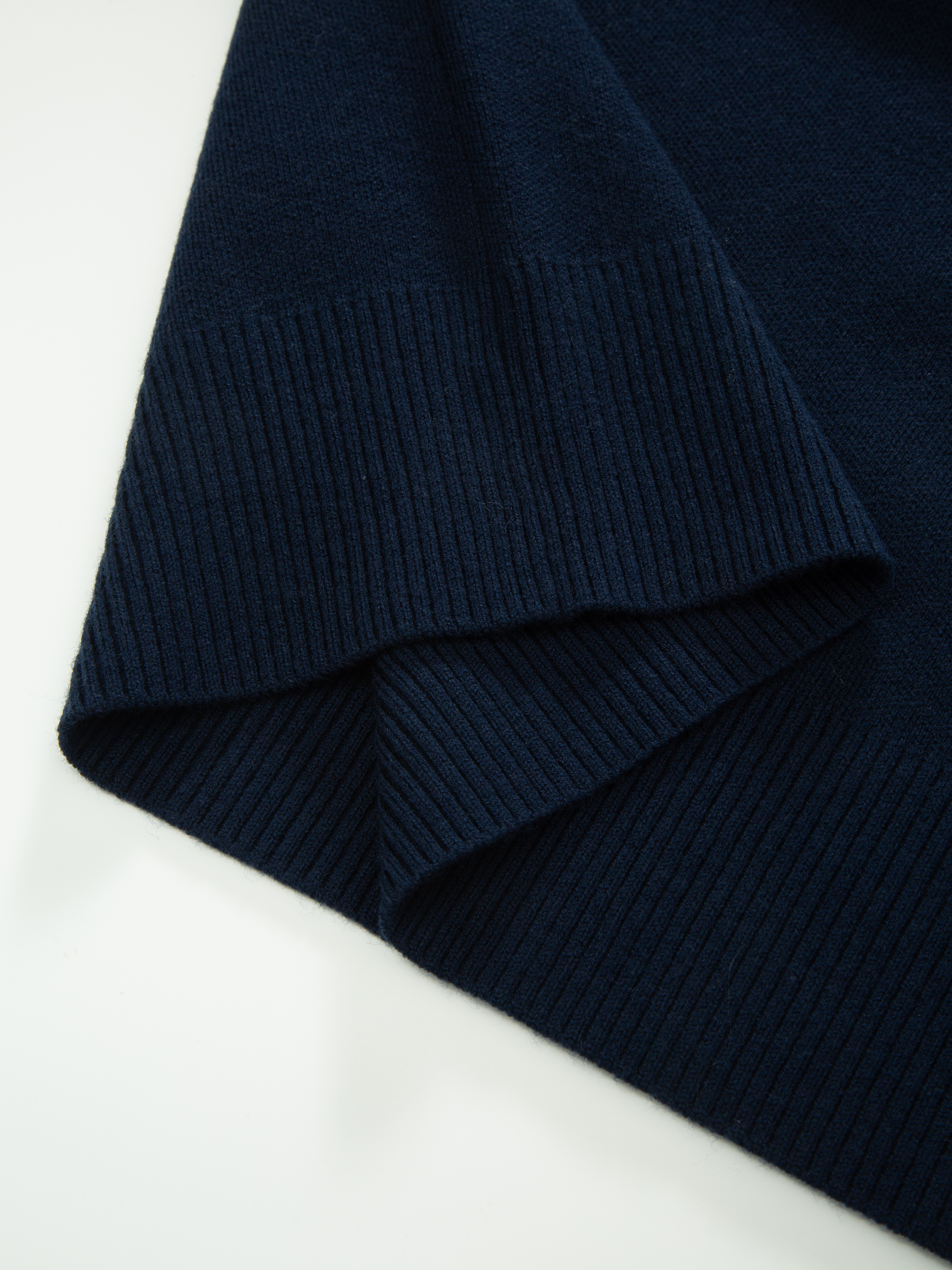 Ravntind Strikkegenser Blue Ink