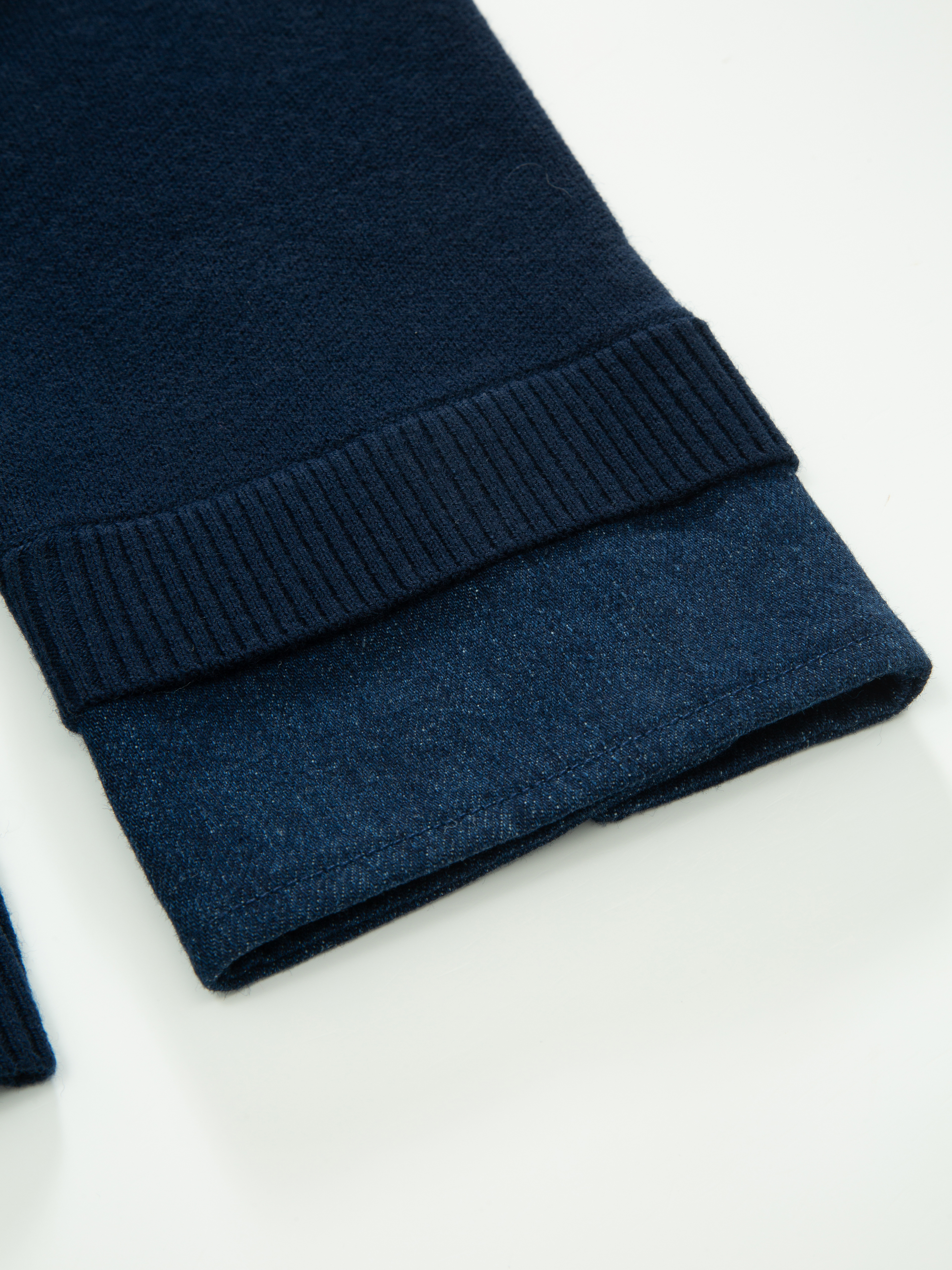 Ravntind Strikkegenser Blue Ink