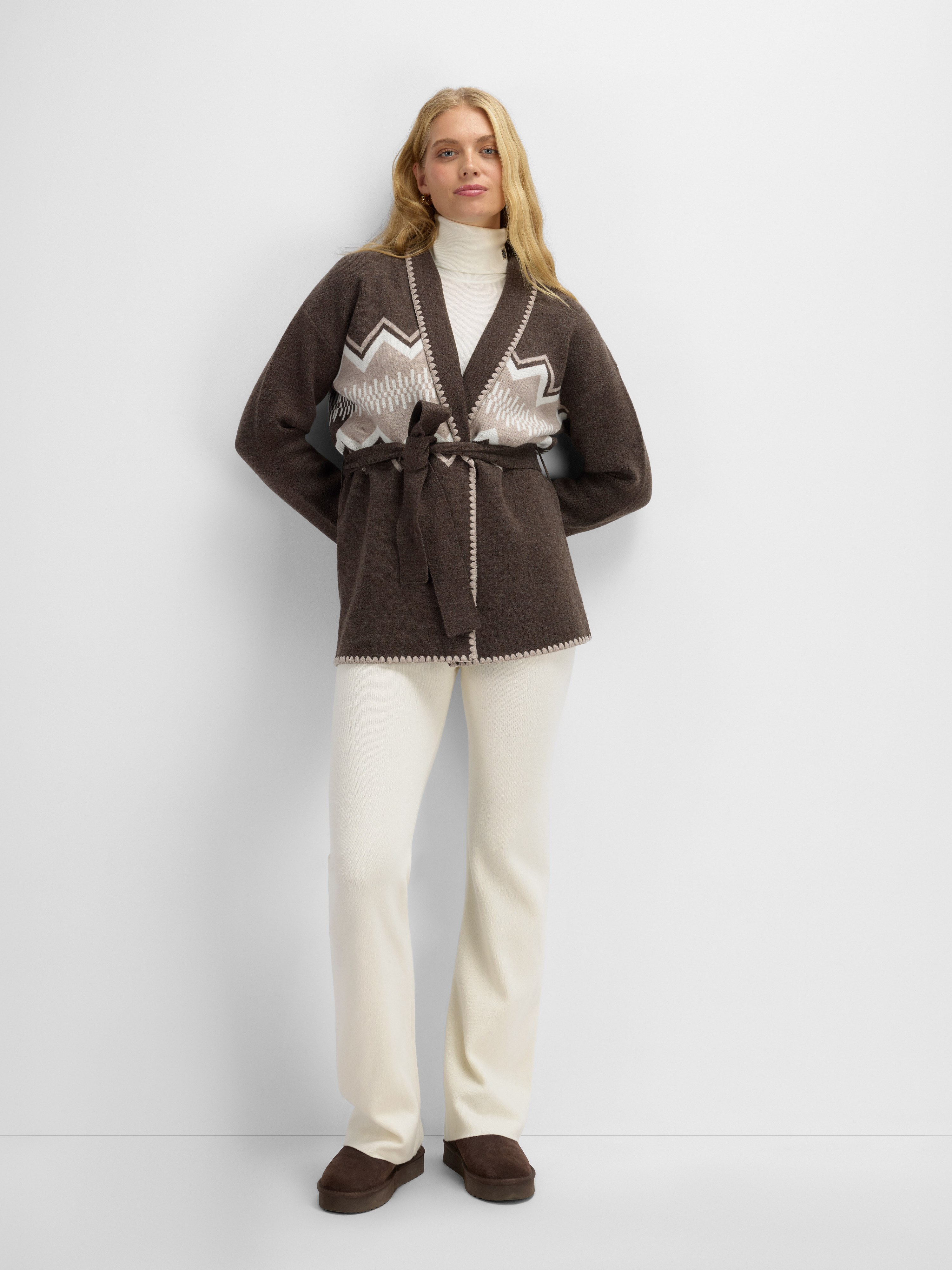 Rondslottet Strikkejakke Dark Brown