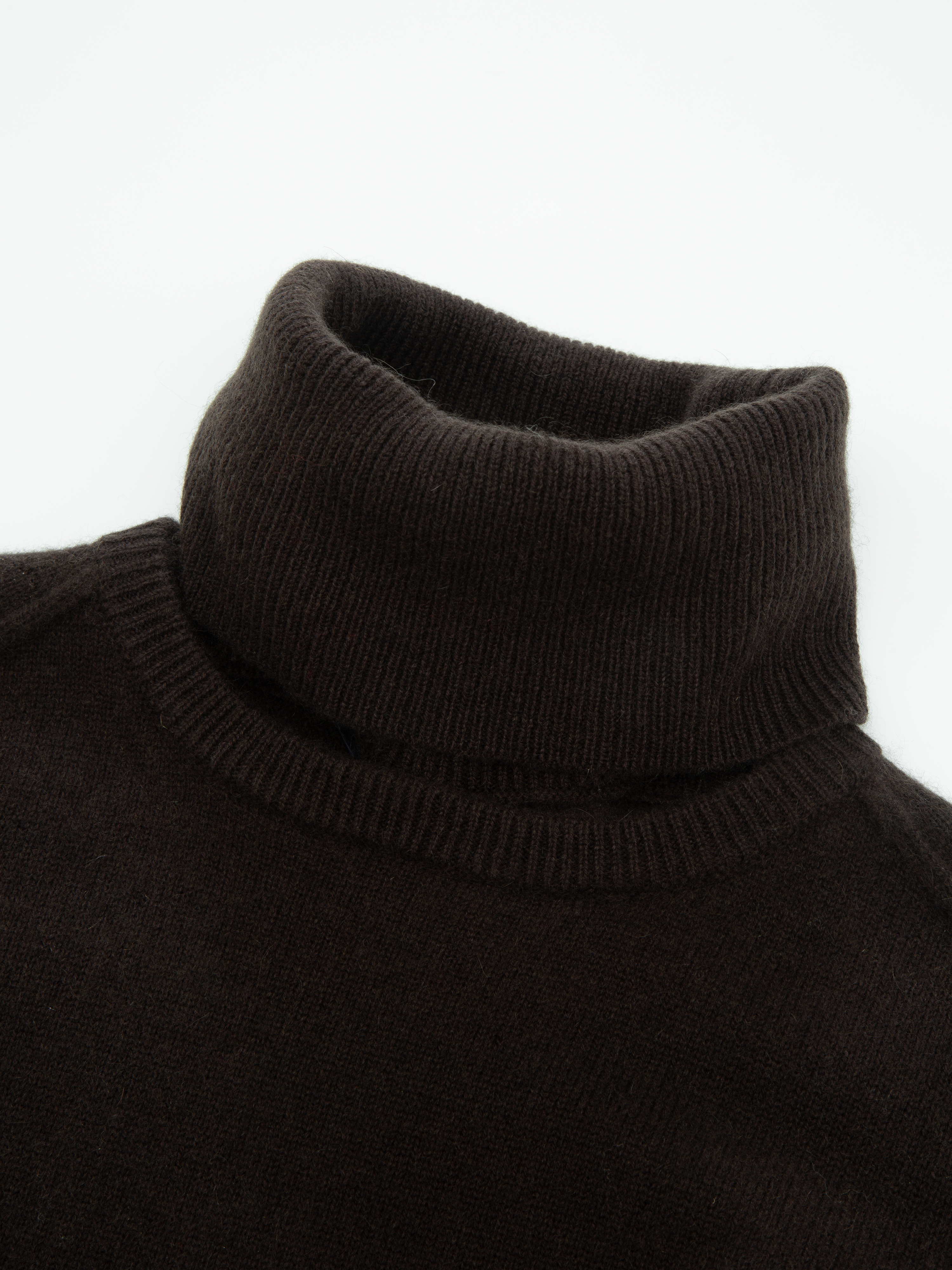 Rundhøe Kashmirgenser  Dark Brown
