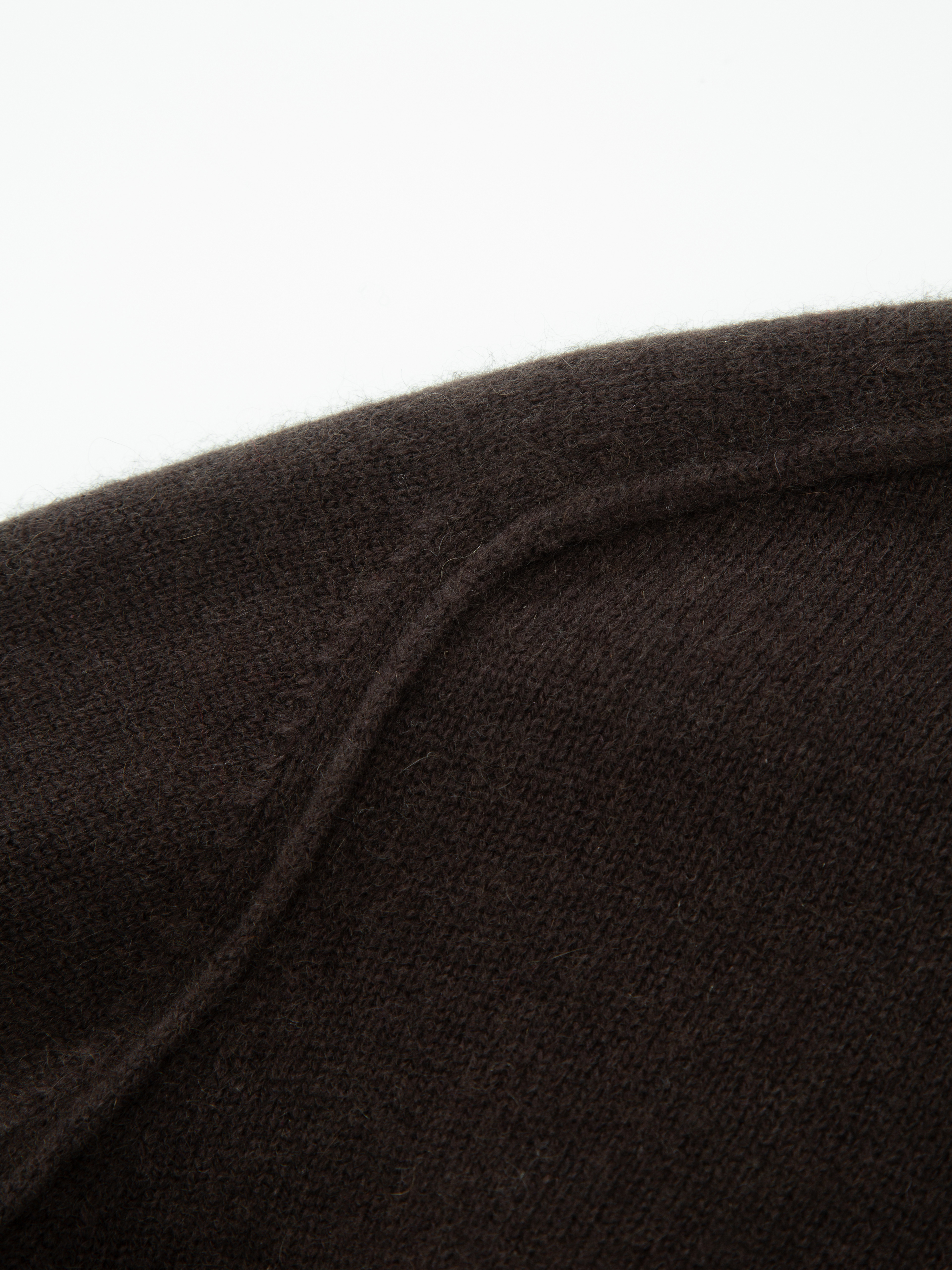 Rundhøe Kashmirgenser  Dark Brown