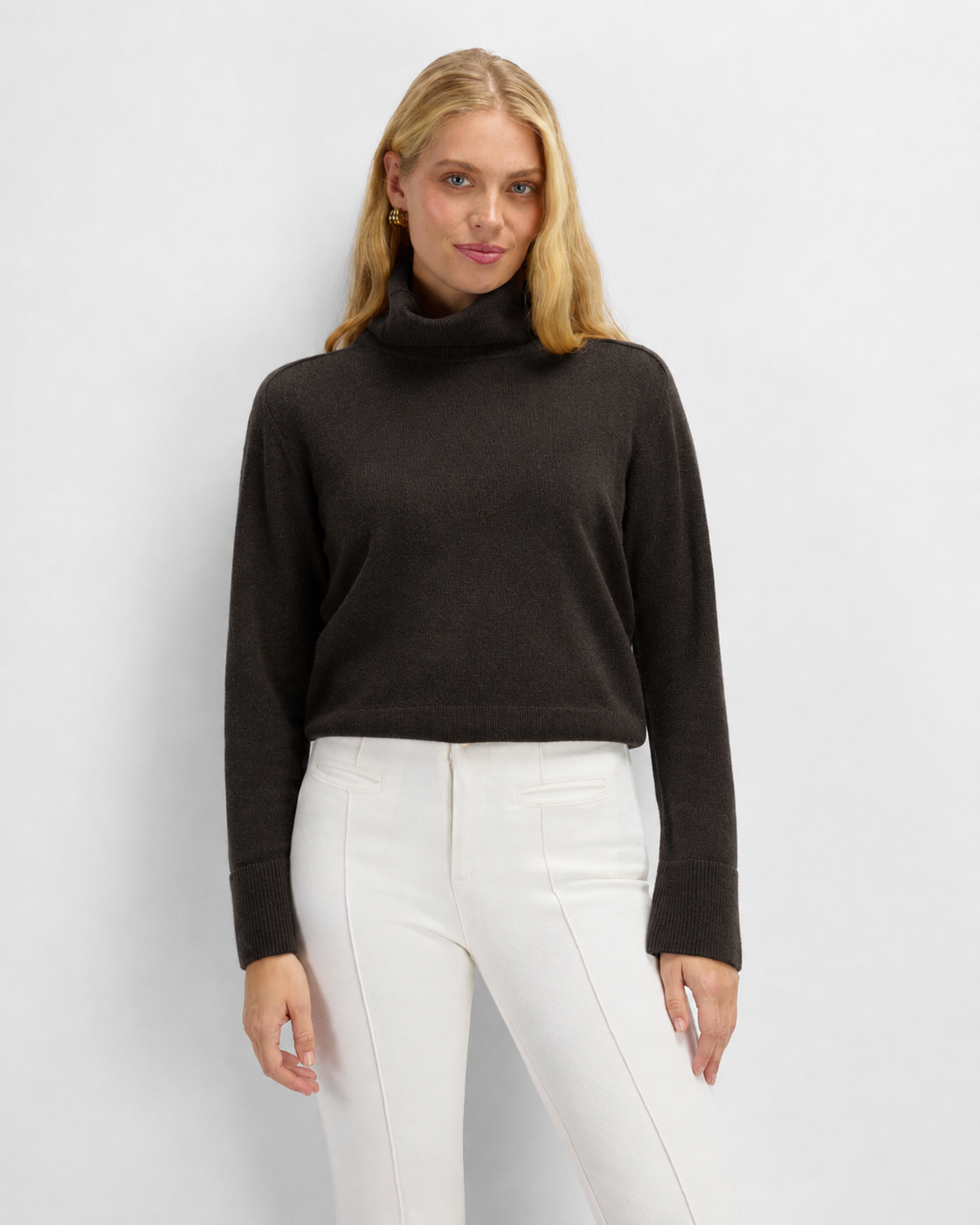 Rundhøe Kashmirgenser  Dark Brown