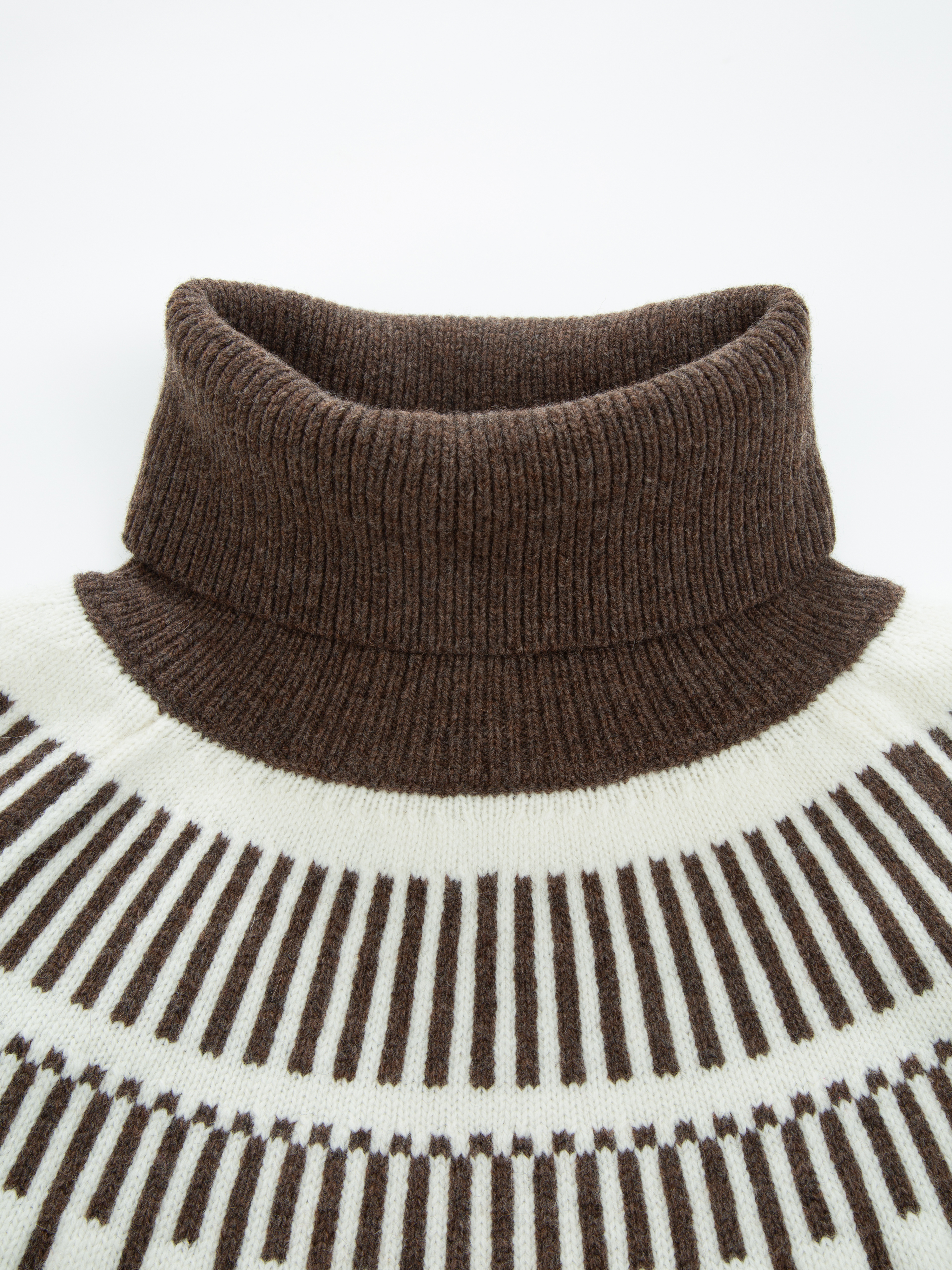 Skogshorn Knitted Sweater Woman  Snow White