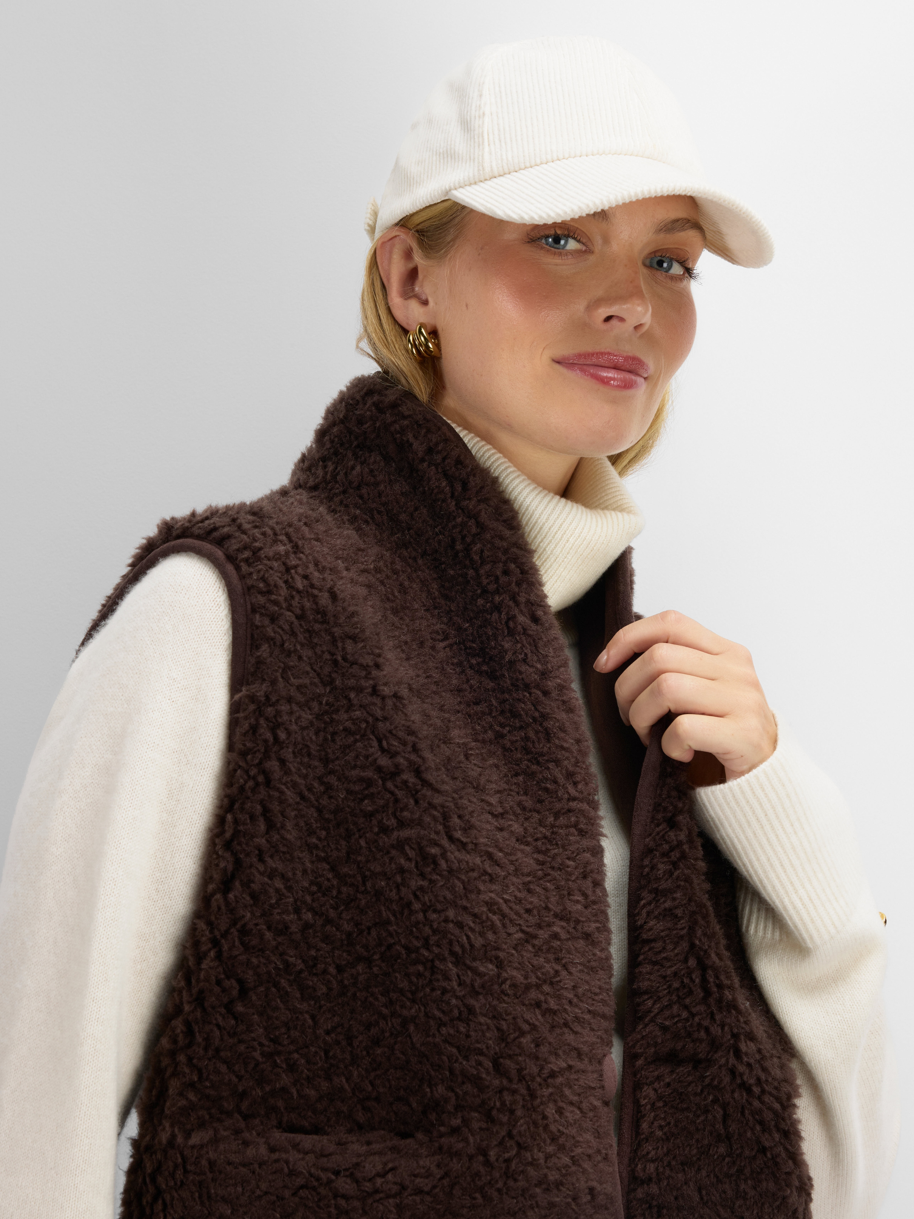 Solbakken Lammeull Vest Mocca