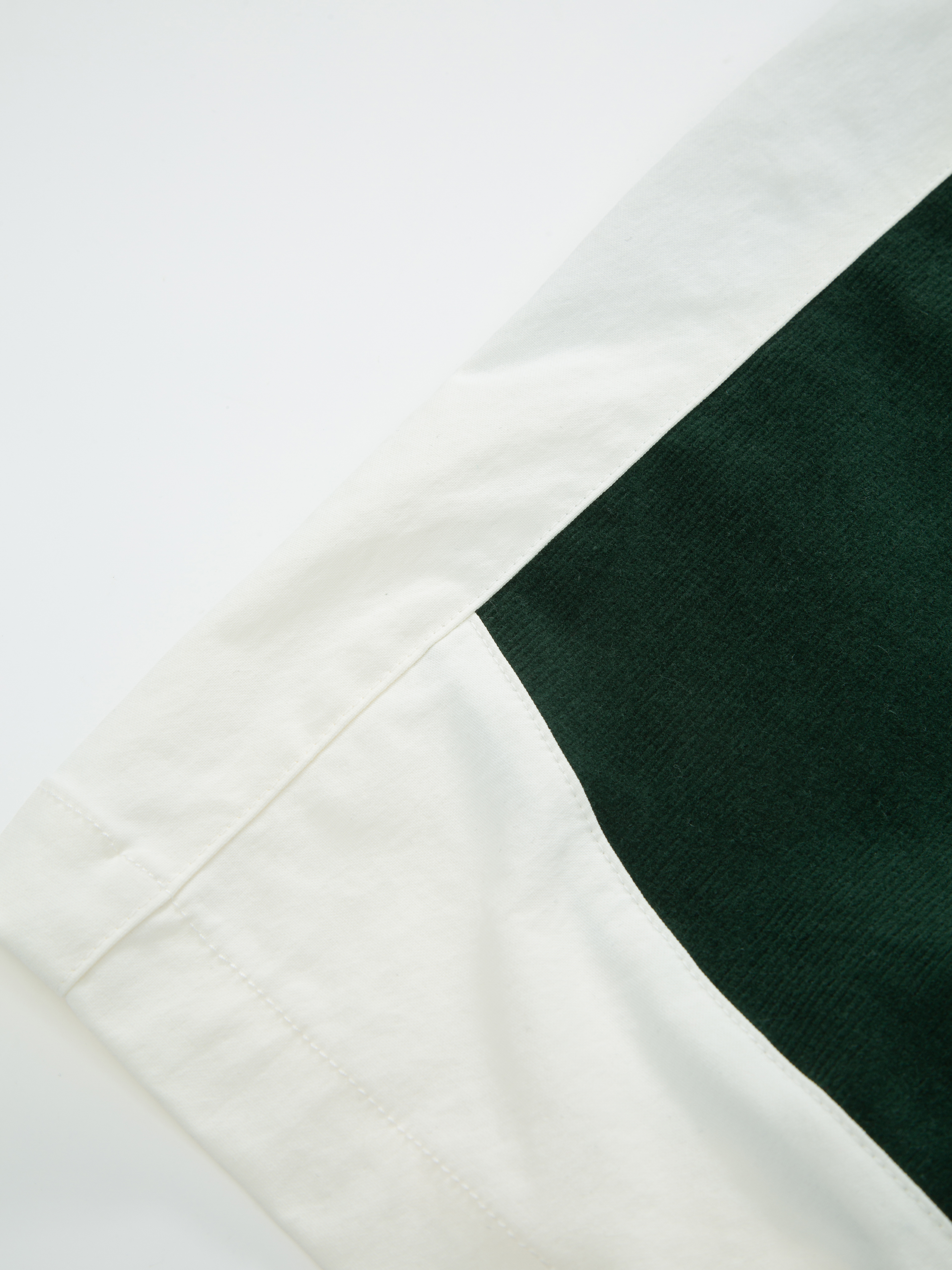 Romsdalseggen Cord Shorts  Snow White