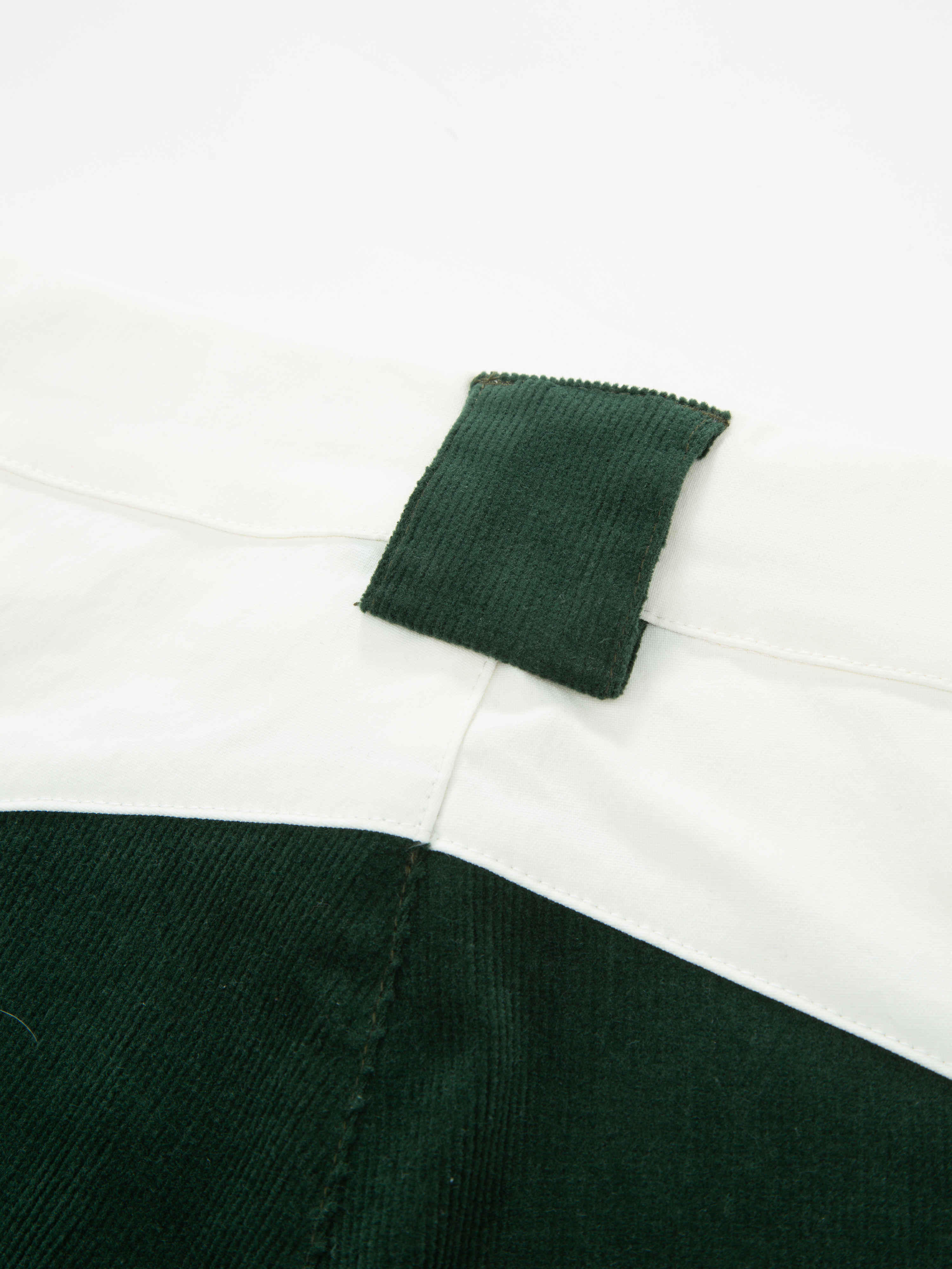 Romsdalseggen Cord Shorts  Snow White