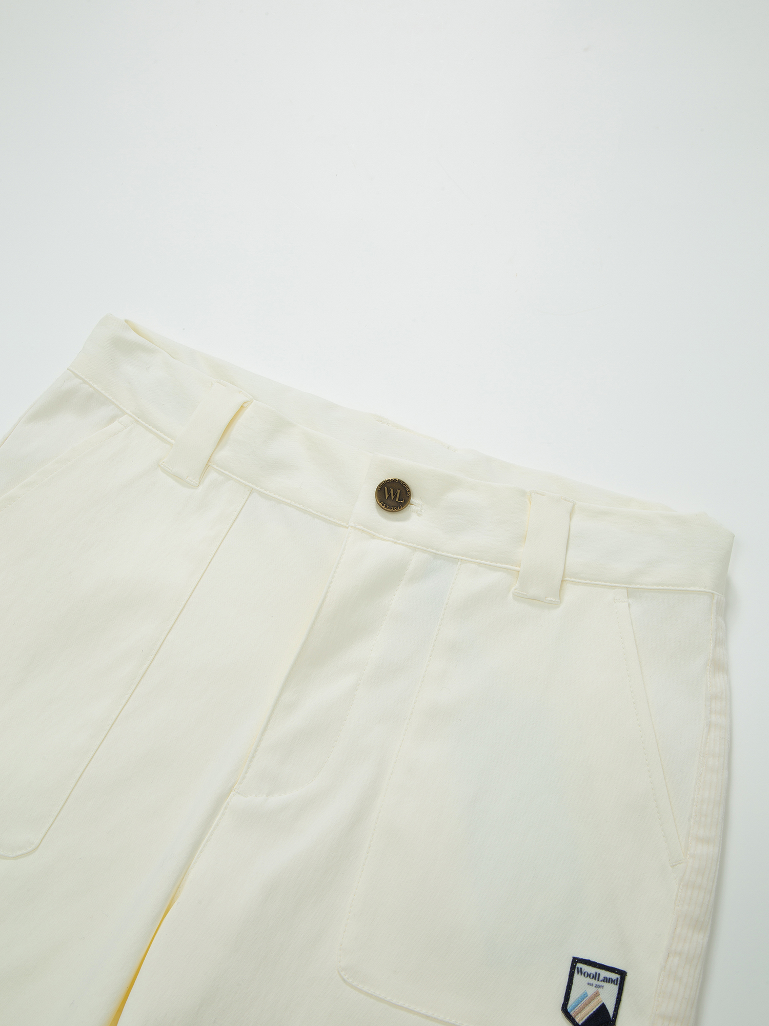 Romsdalseggen Cord Shorts  Snow White