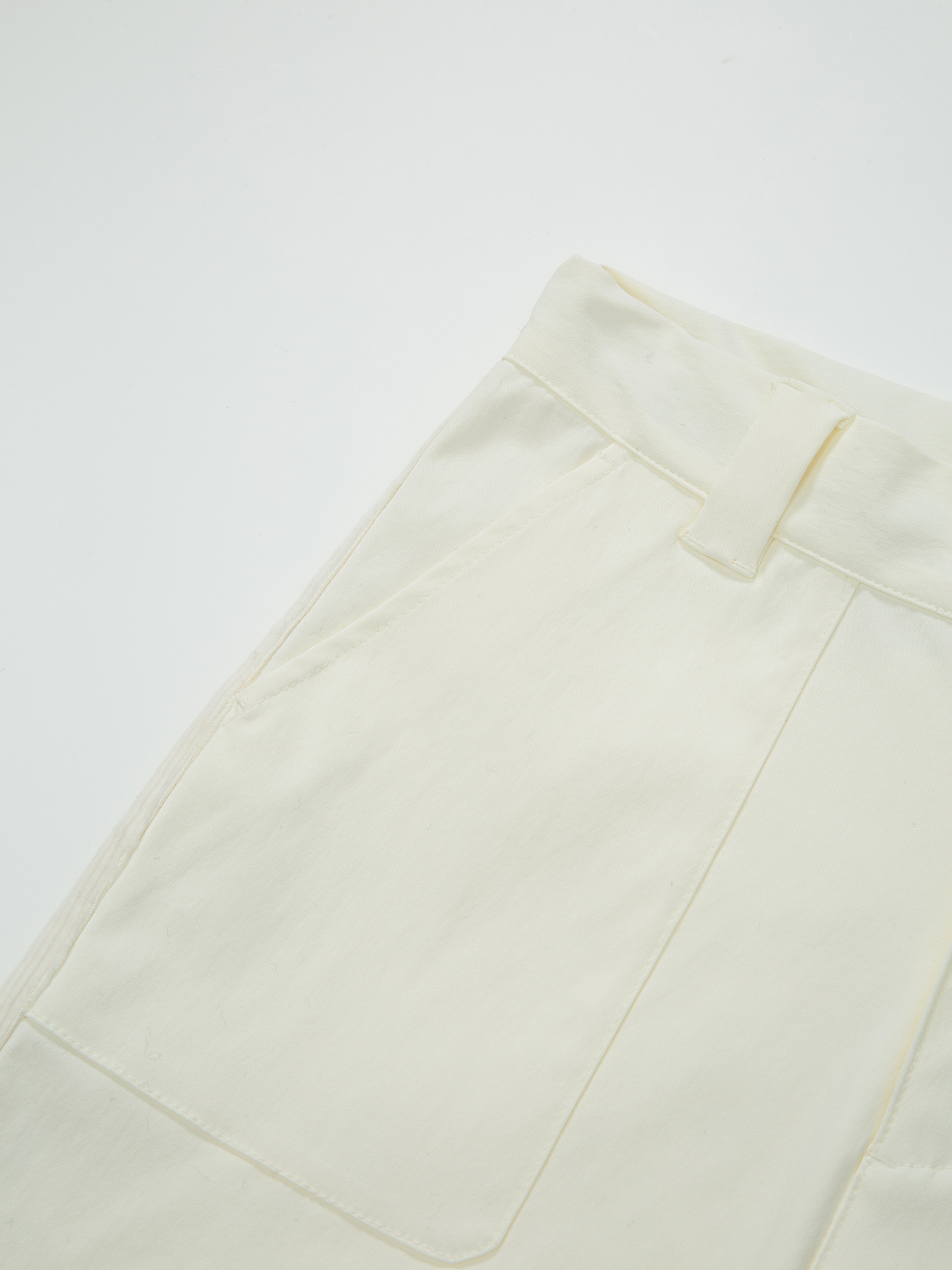 Romsdalseggen Cord Shorts  Snow White