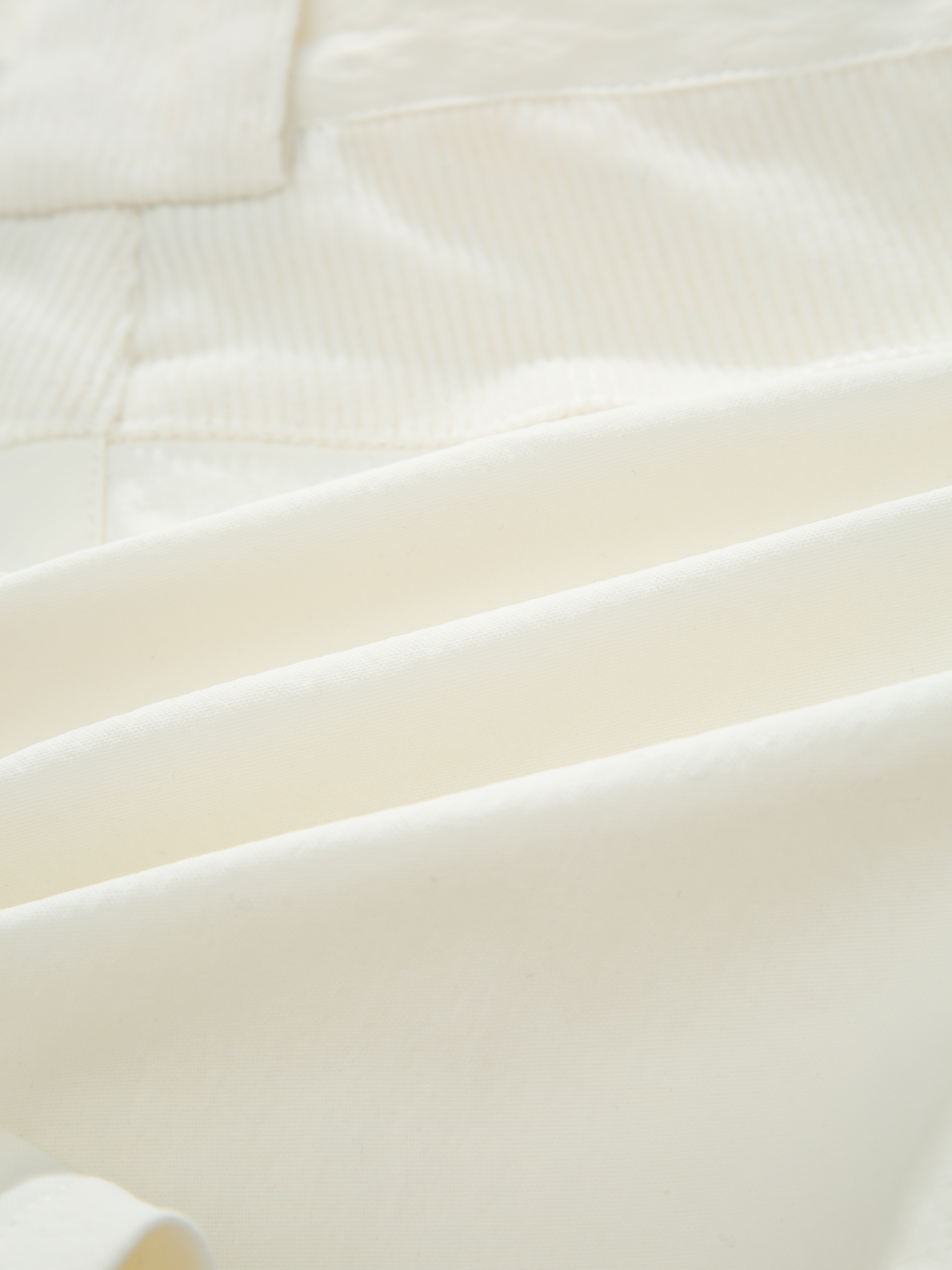 Romsdalseggen Cord Shorts  Snow White