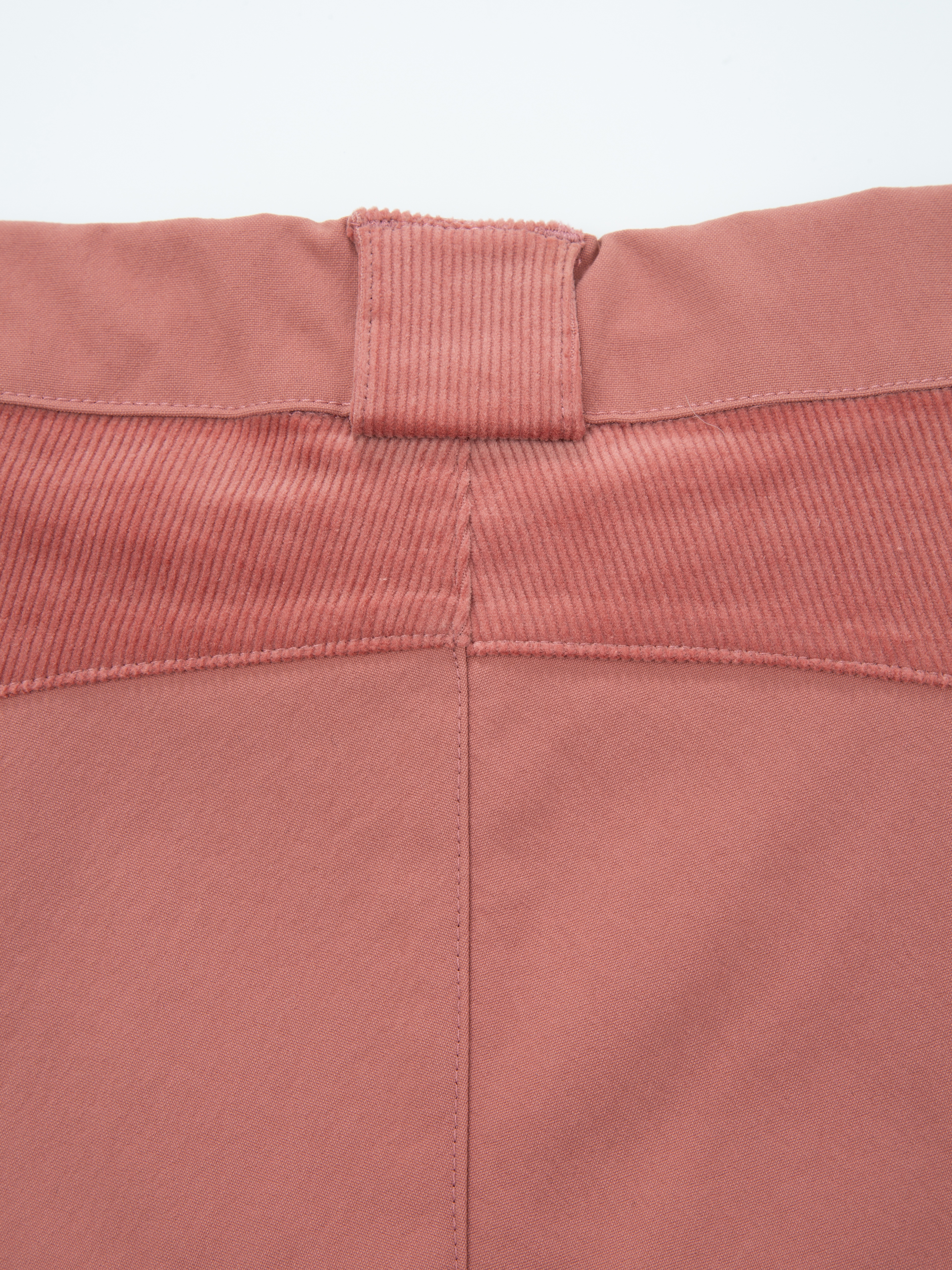 Romsdalseggen Cord Shorts  Burned Rose