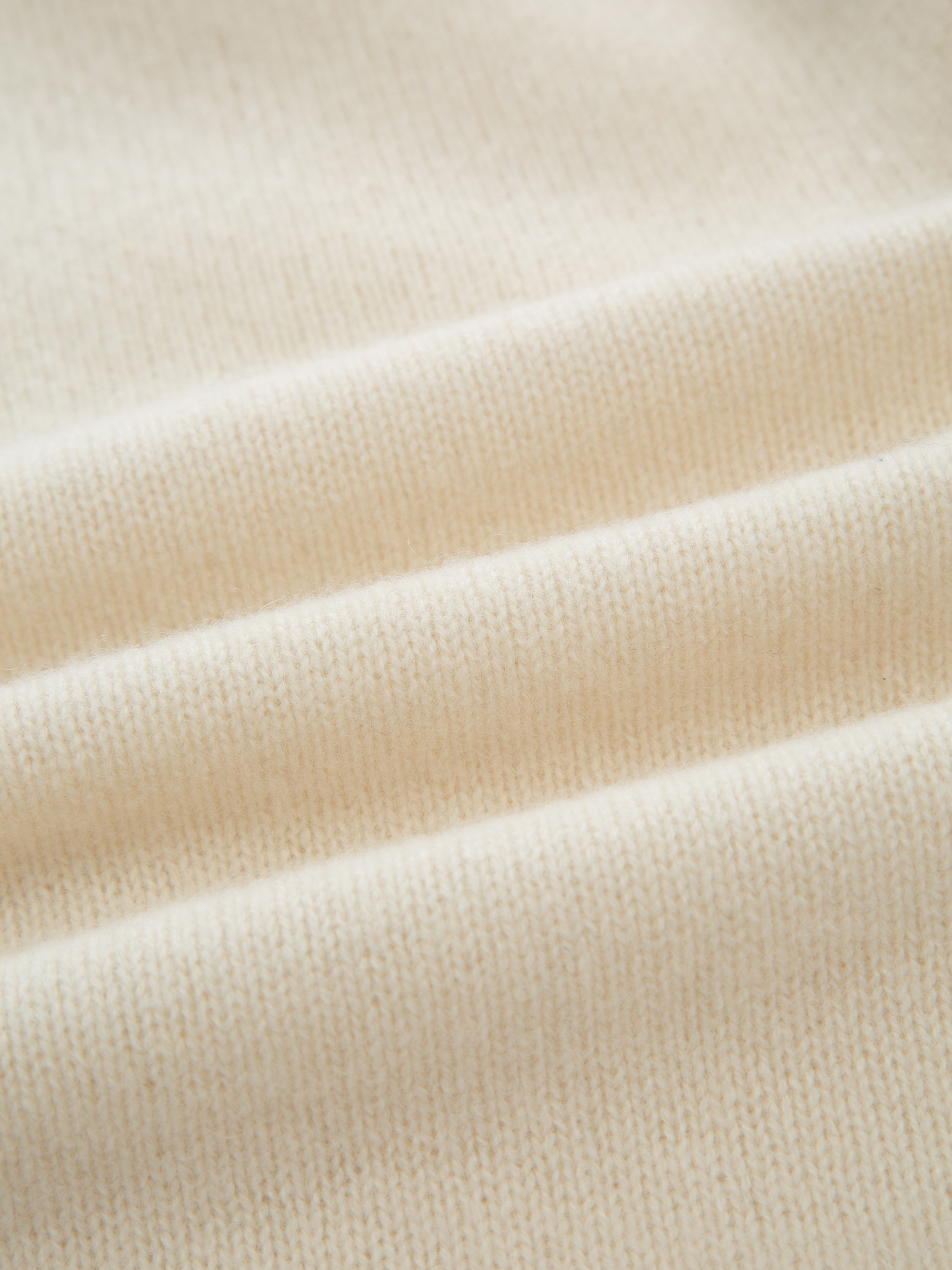 Justatinden Ulljakke  Snow White