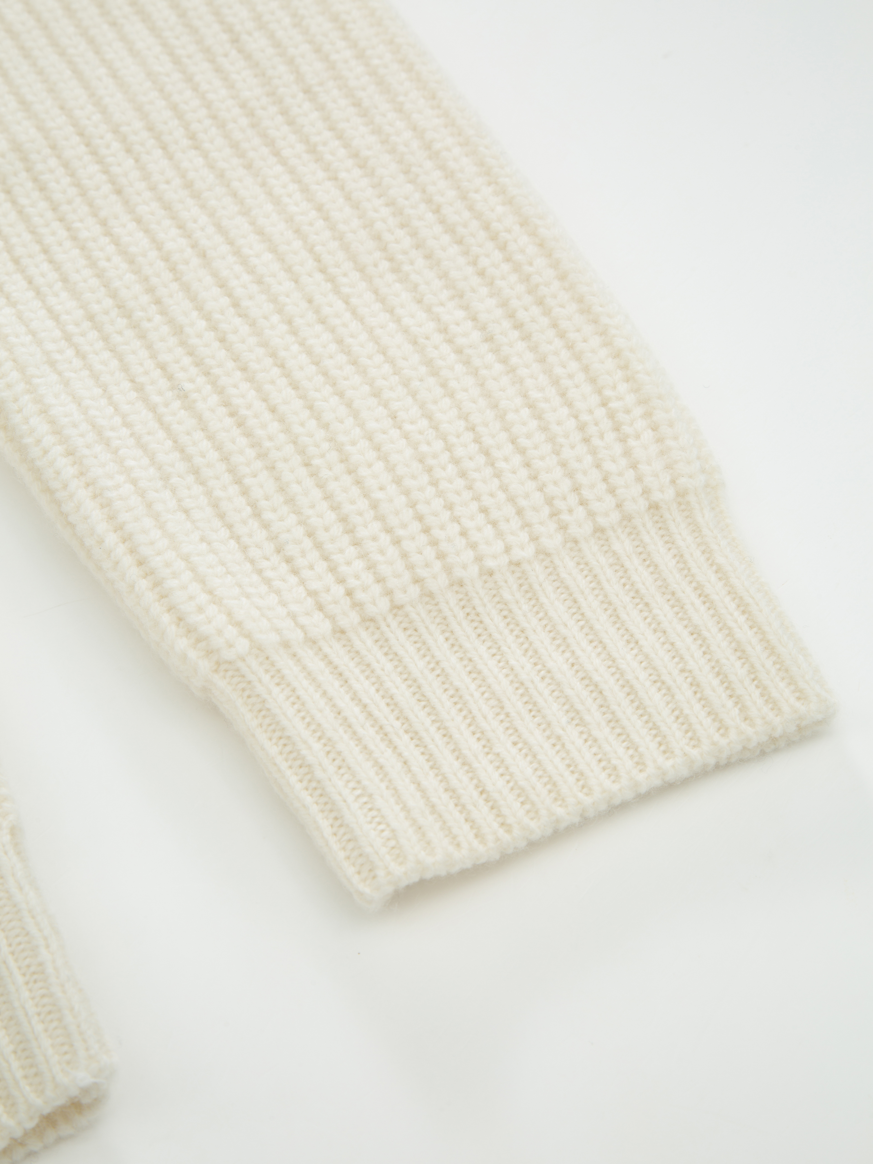 Måtind Strikkejakke  White Swan