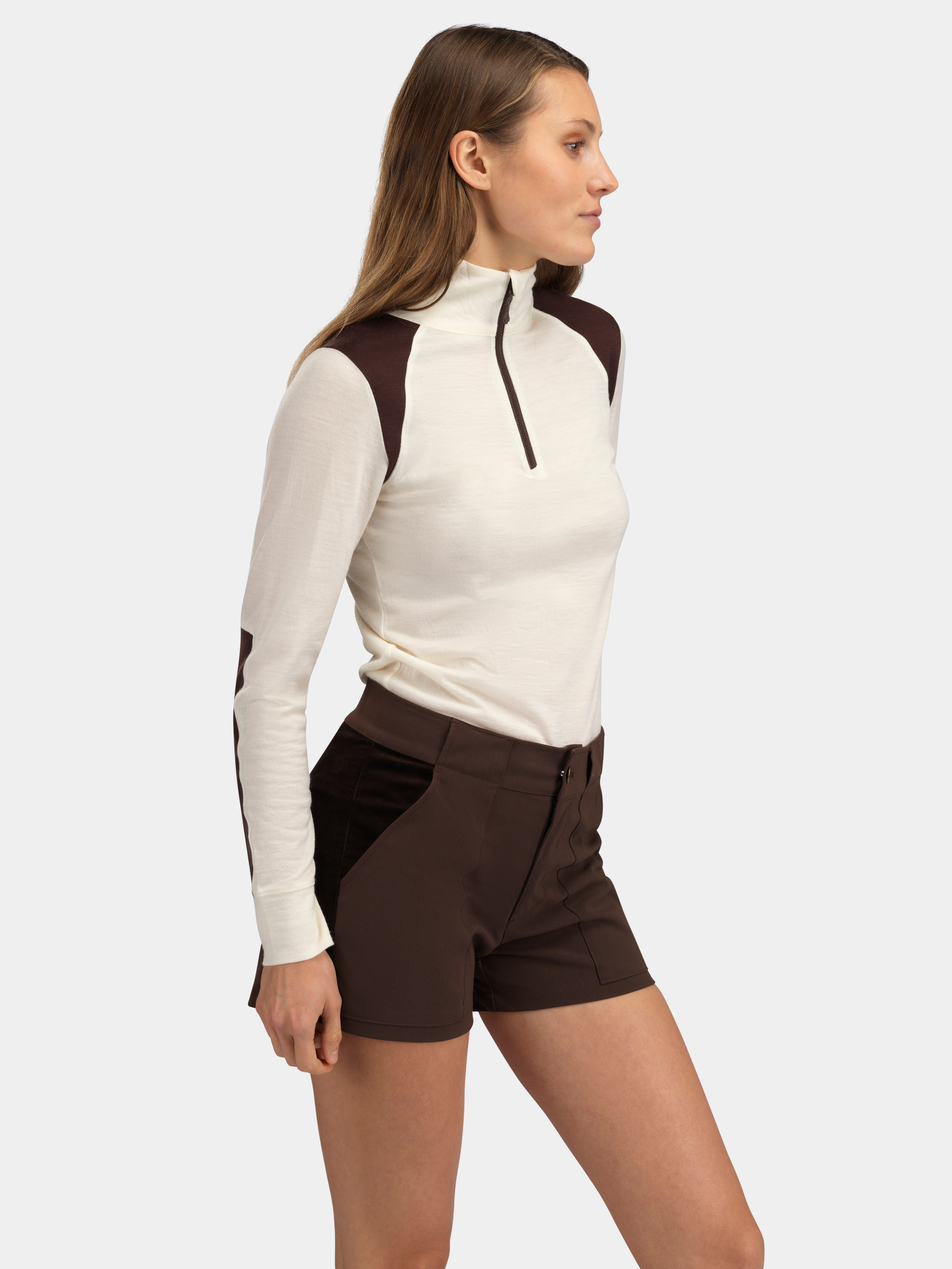 Romsdalseggen Cord Shorts  Hot Fudge