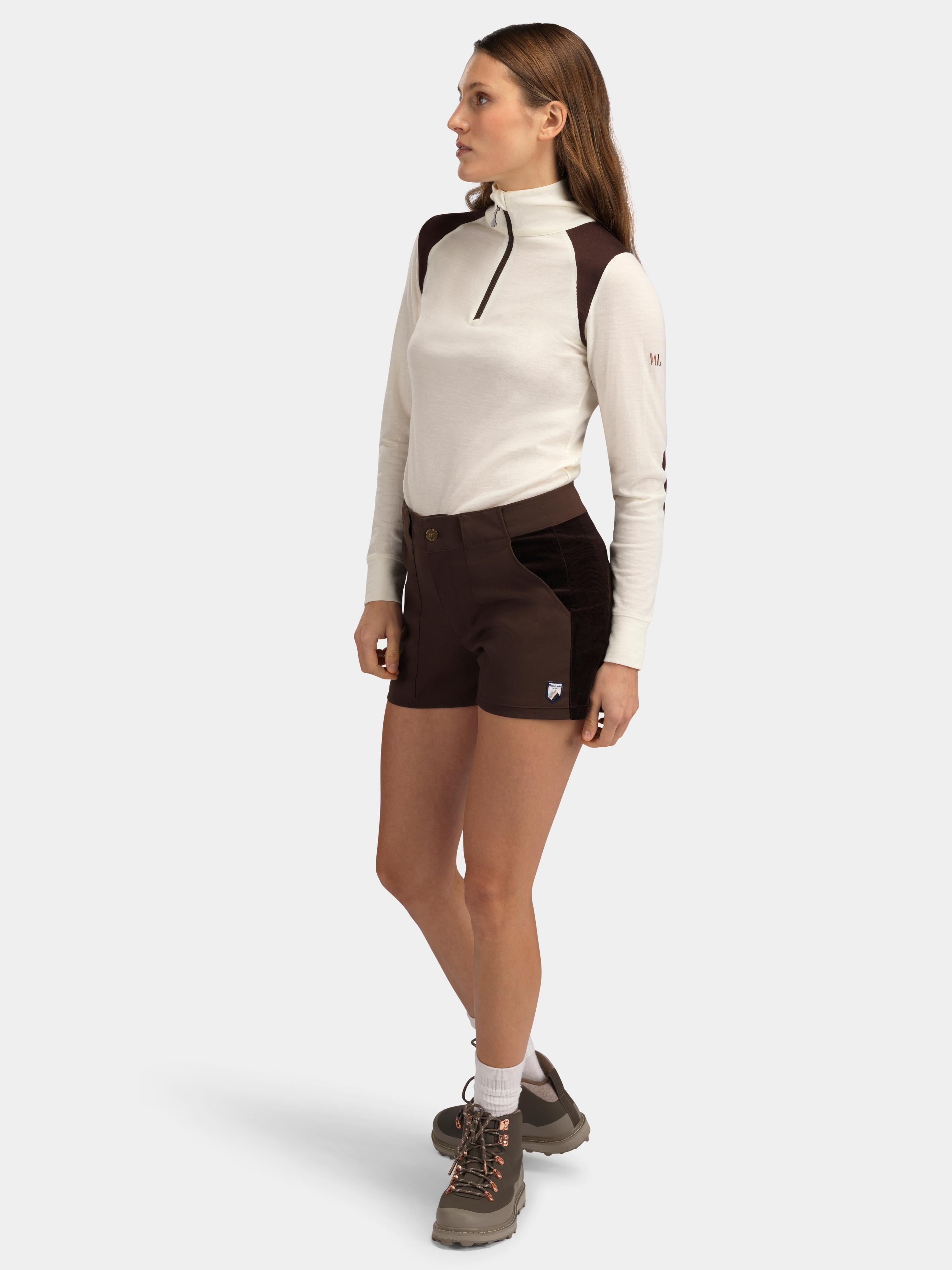 Romsdalseggen Cord Shorts  Hot Fudge