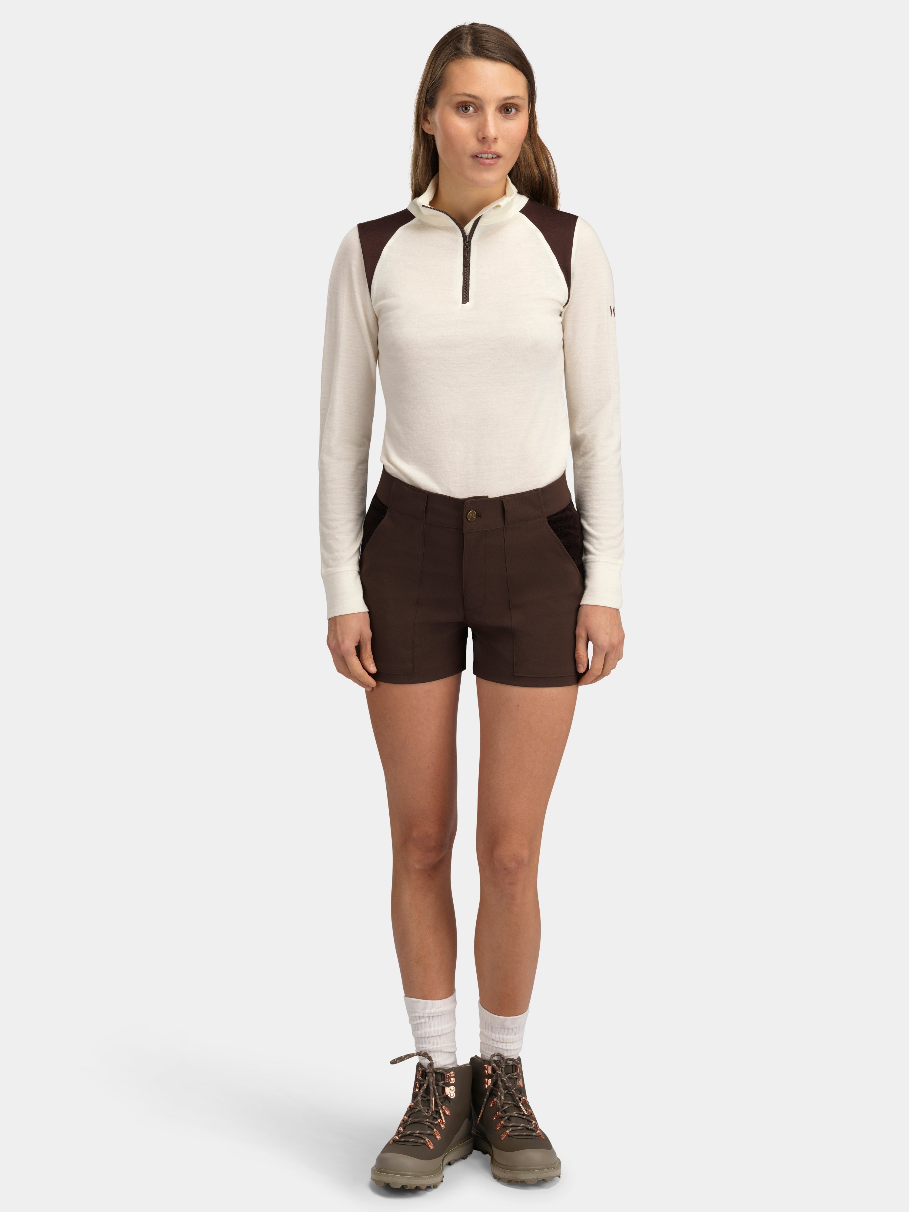 Romsdalseggen Cord Shorts  Hot Fudge