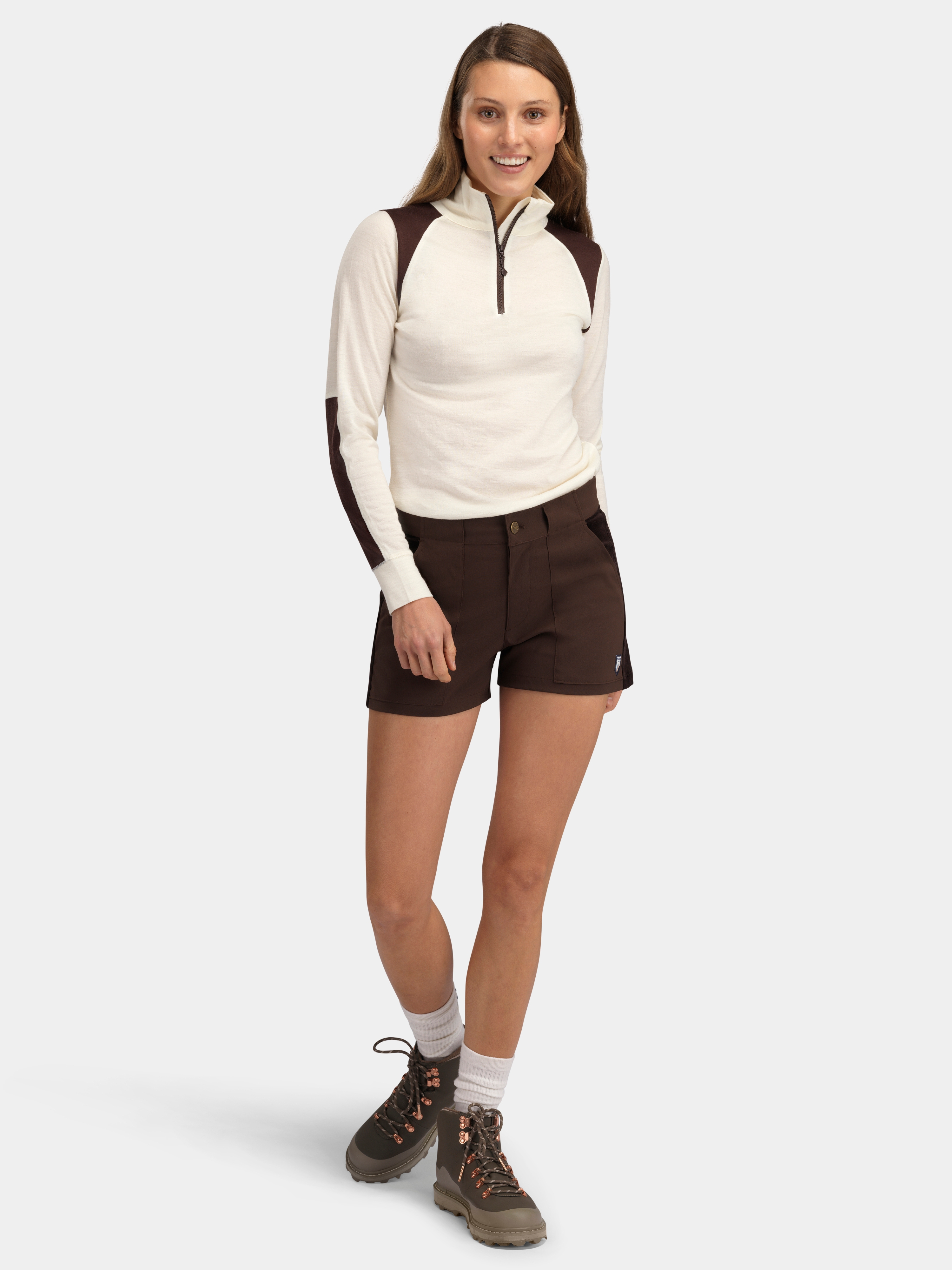 Romsdalseggen Cord Shorts  Hot Fudge