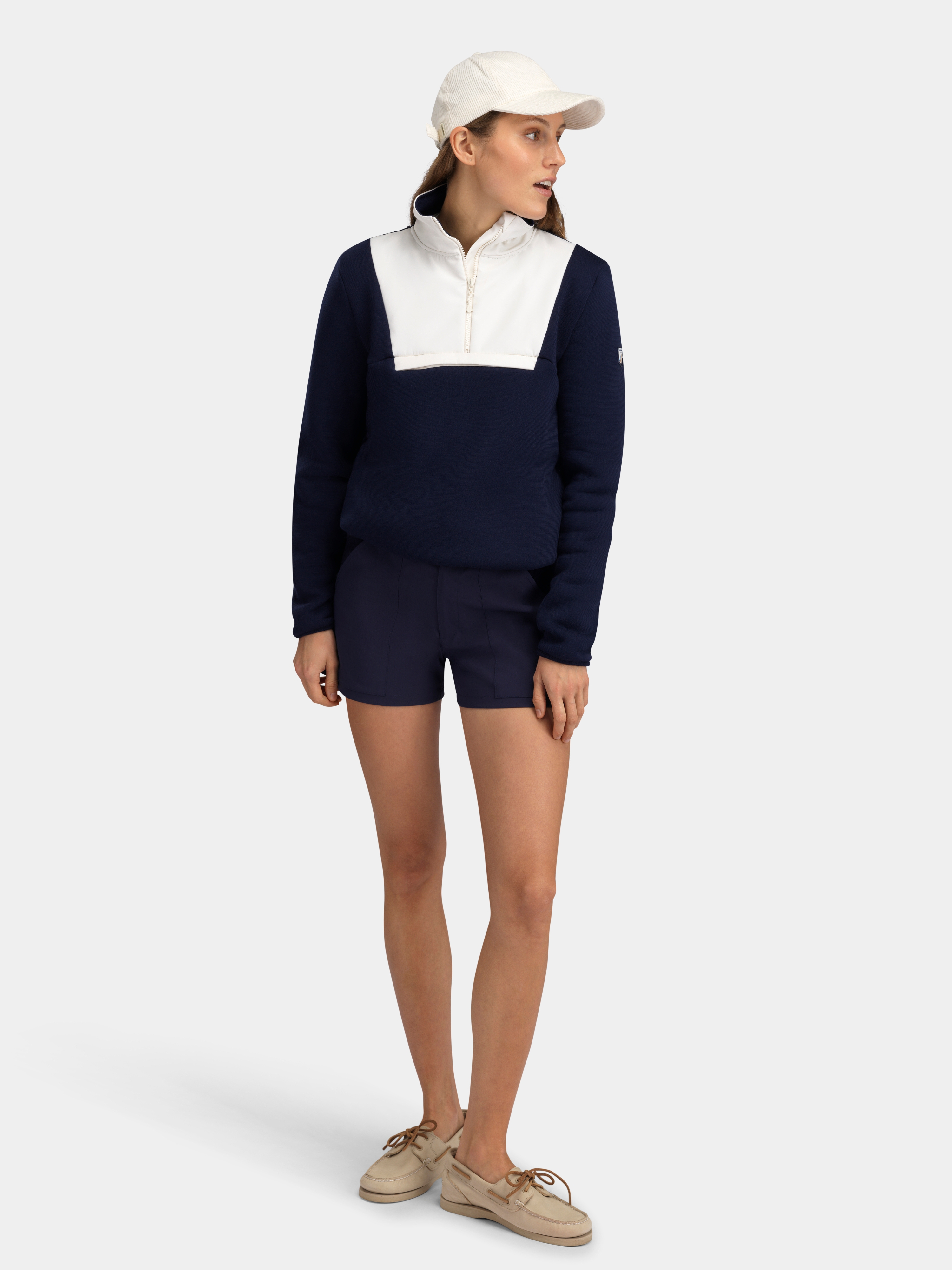 Romsdalseggen Cord Shorts  Blue Ink