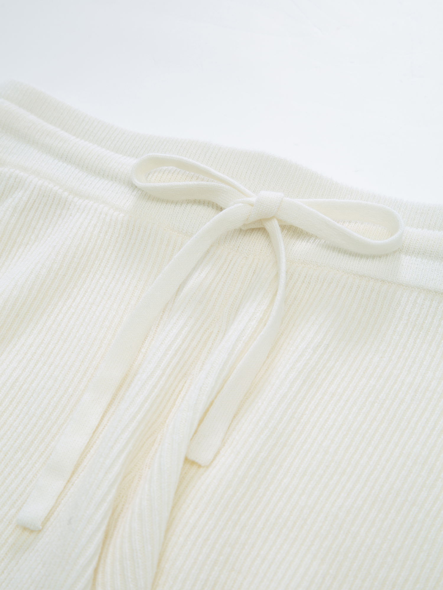 Skudeneshavn Ribbestrikket Shorts  Snow White