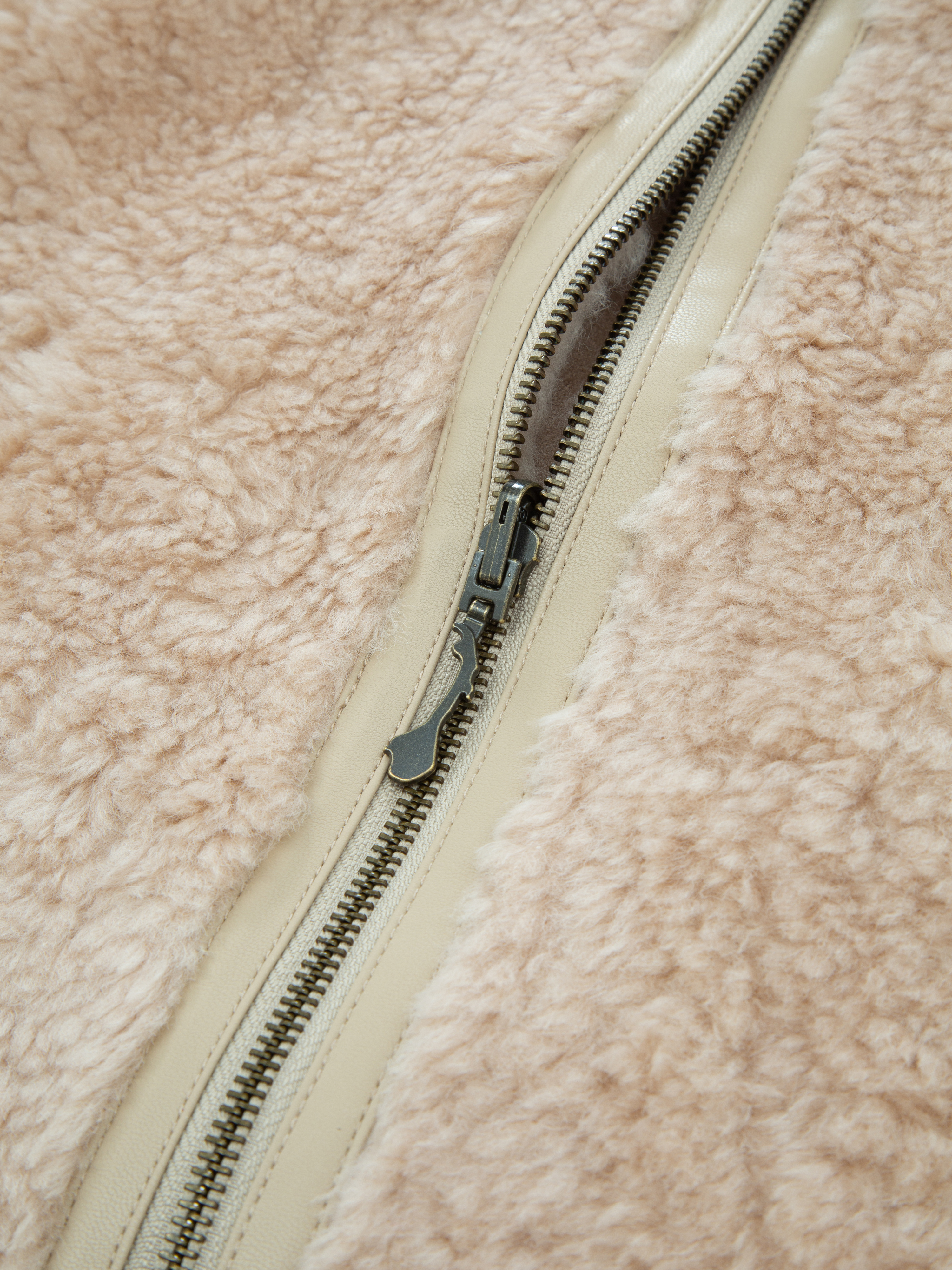 Solbakken Lammeull Vest  Champagne