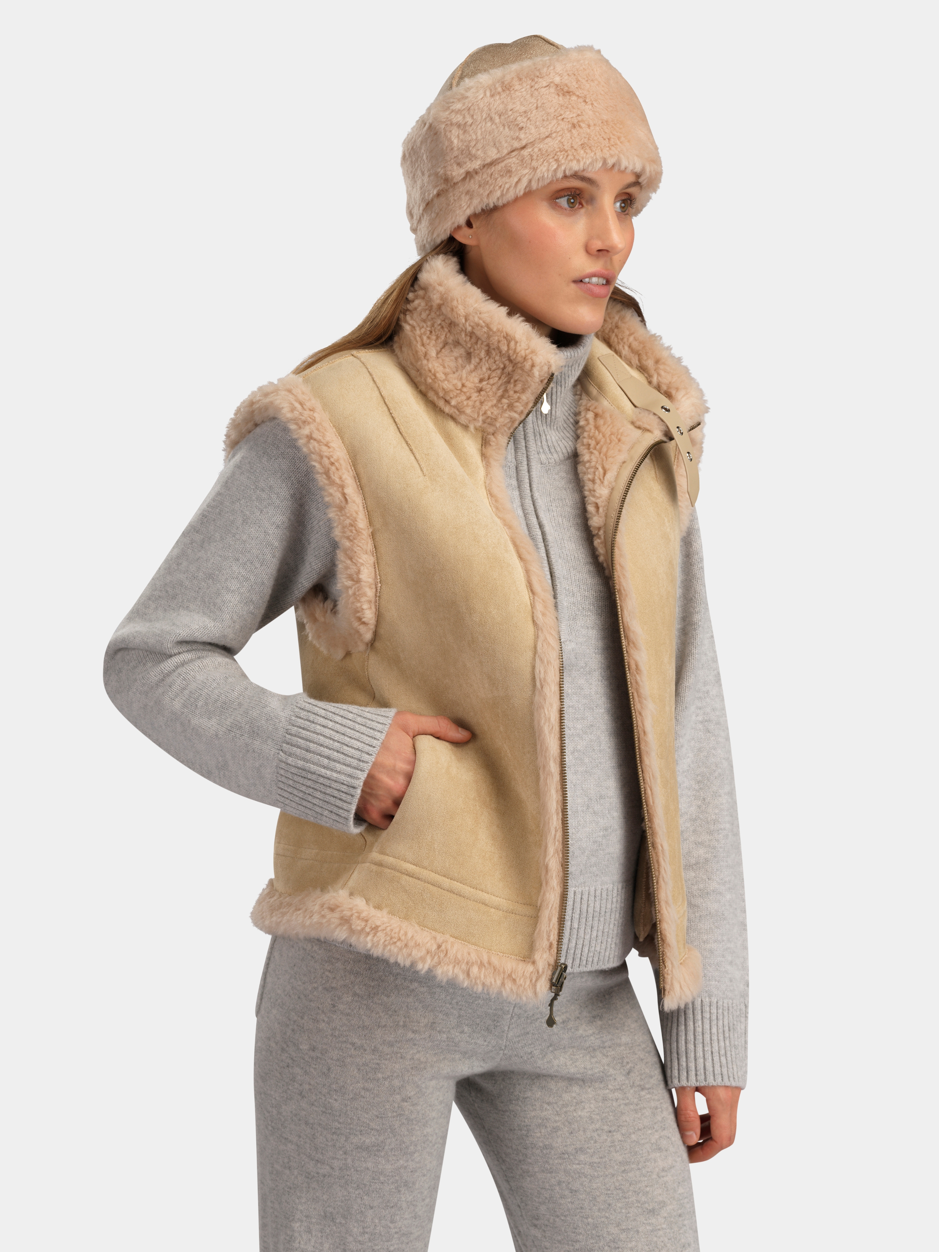 Solbakken Lammeull Vest  Champagne