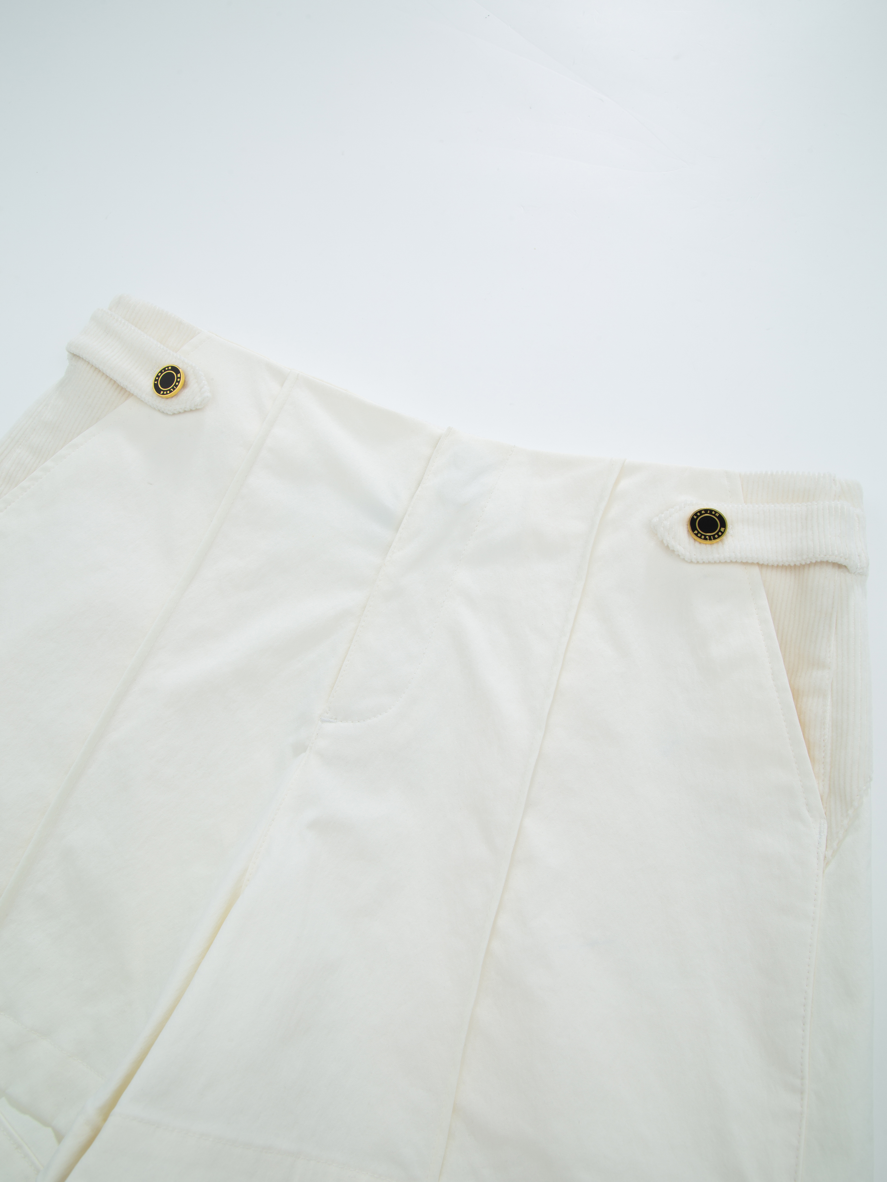 Ulriken Shorts  Snow White