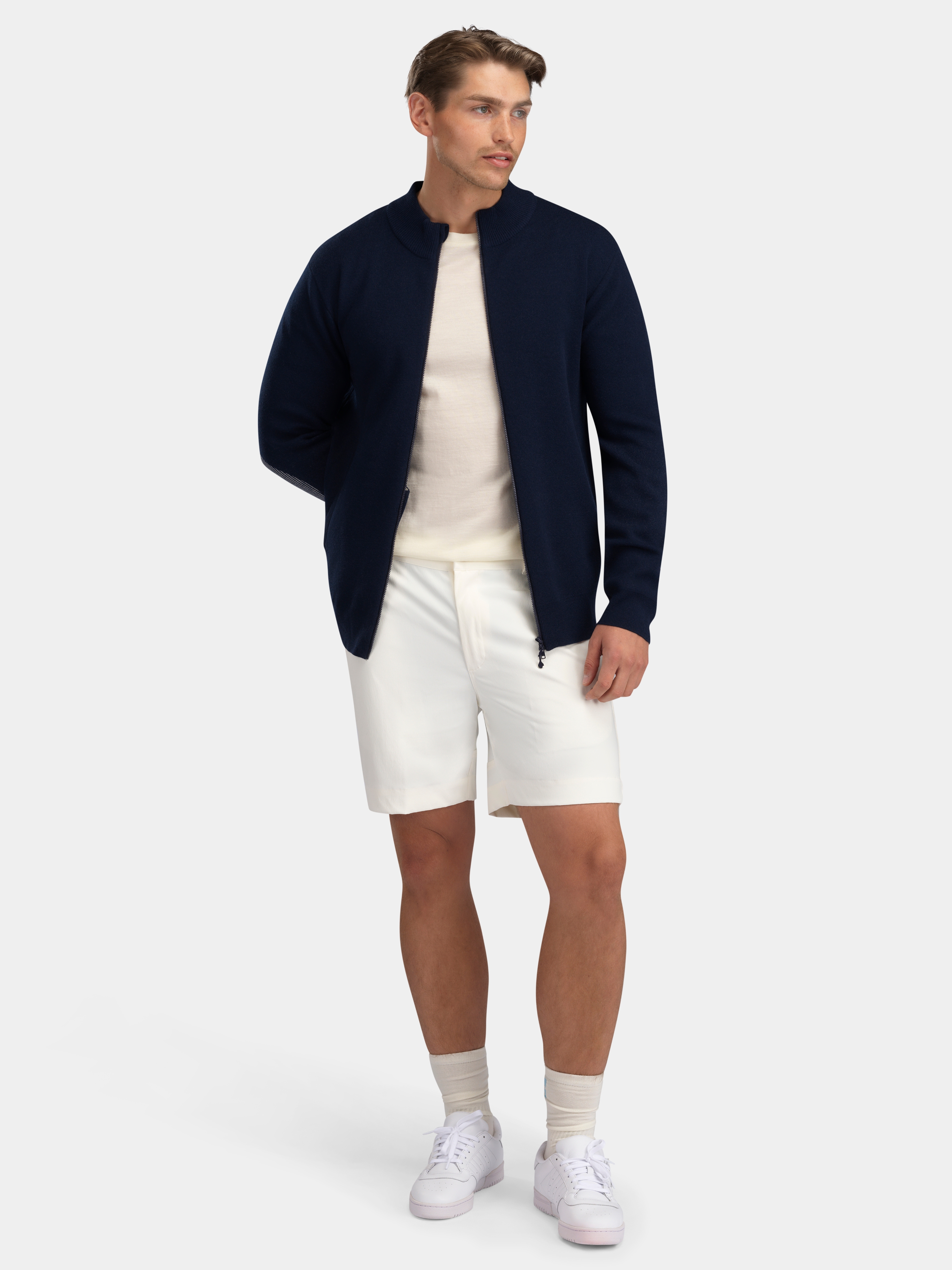 Romsdalseggen Cord Shorts  Snow White