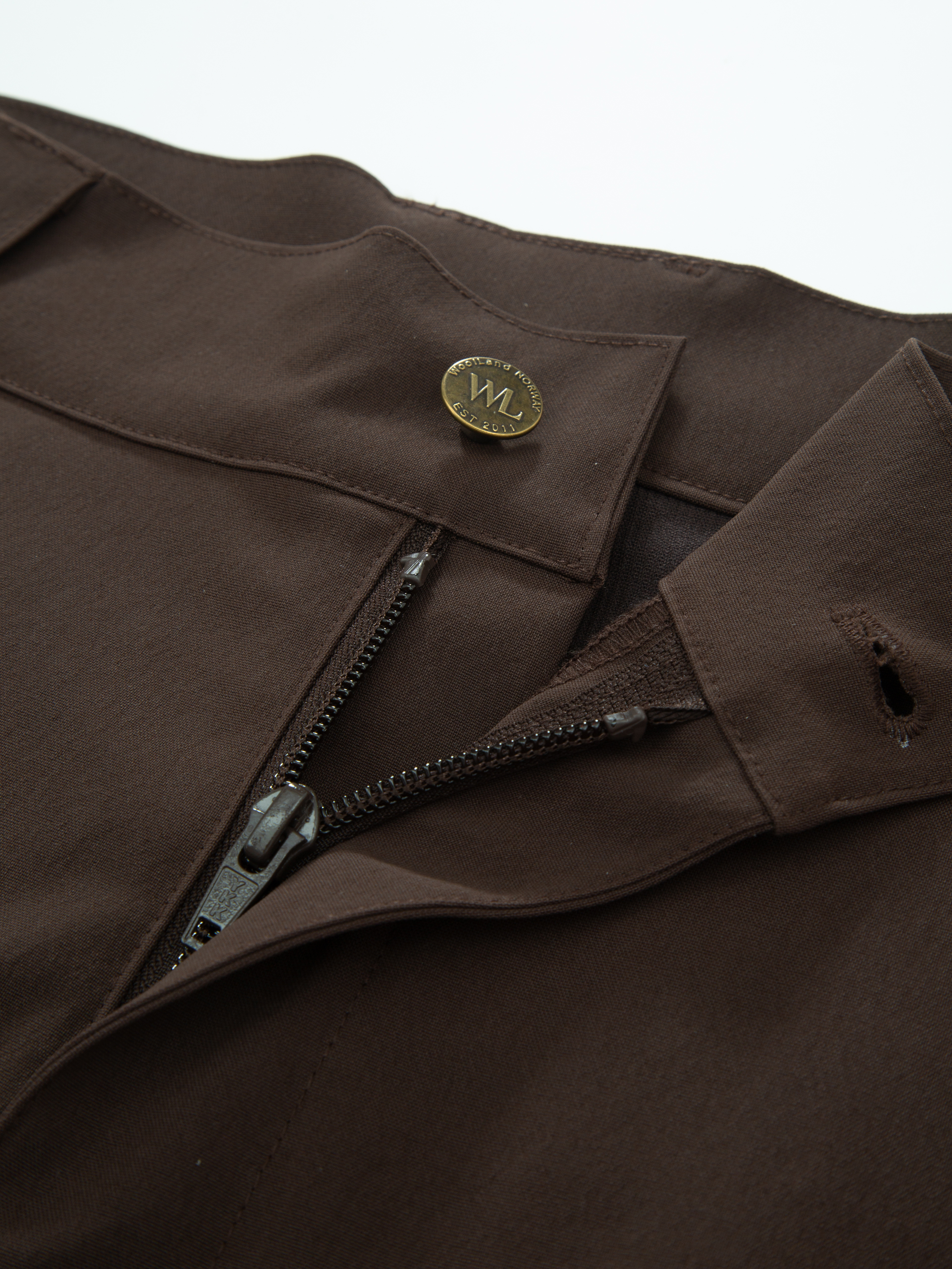 Romsdalseggen Cord Shorts  Hot Fudge